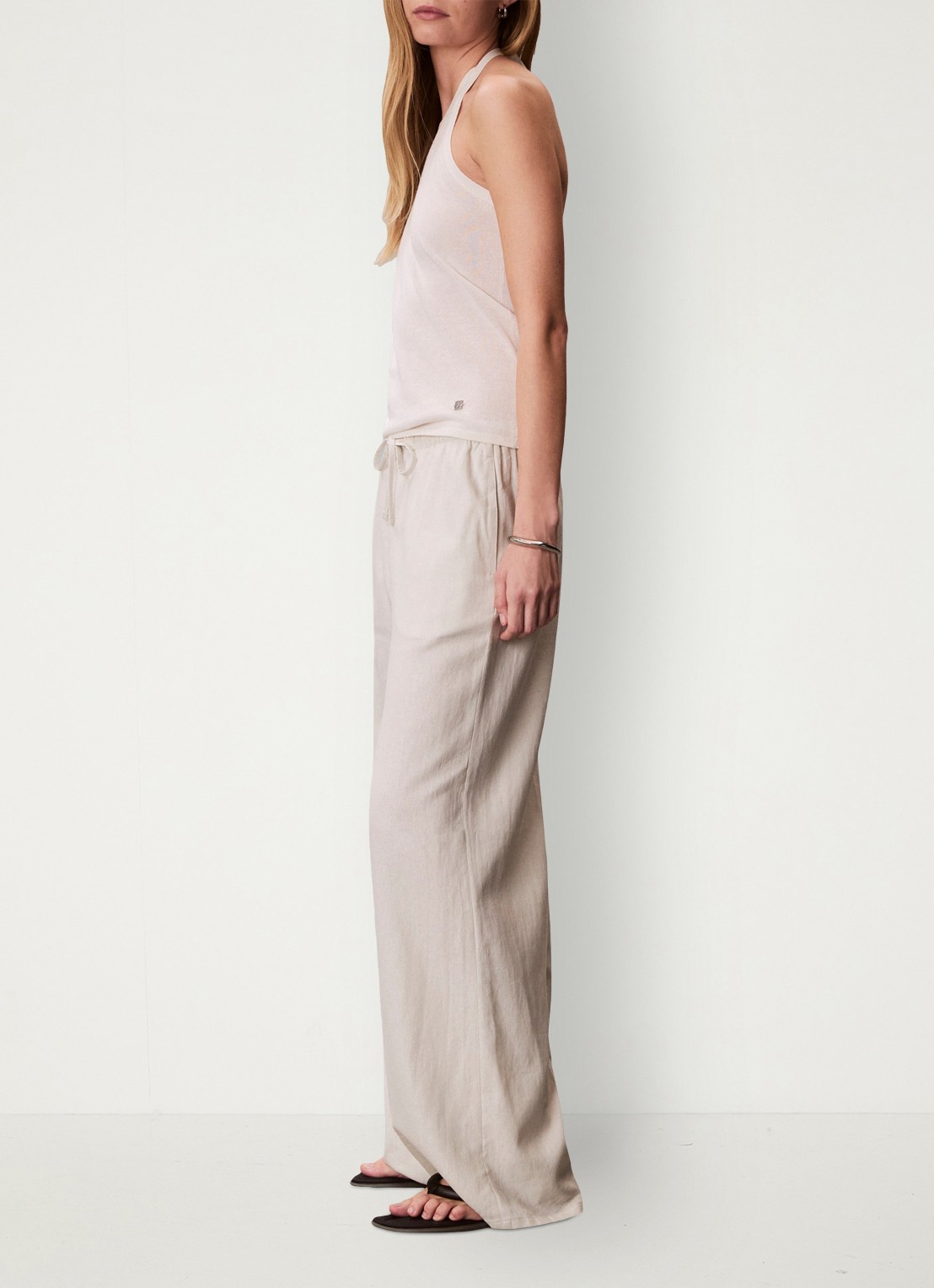 Calvin Klein Mid waist wide fit pantalon in linnenblend - detail 5 beige