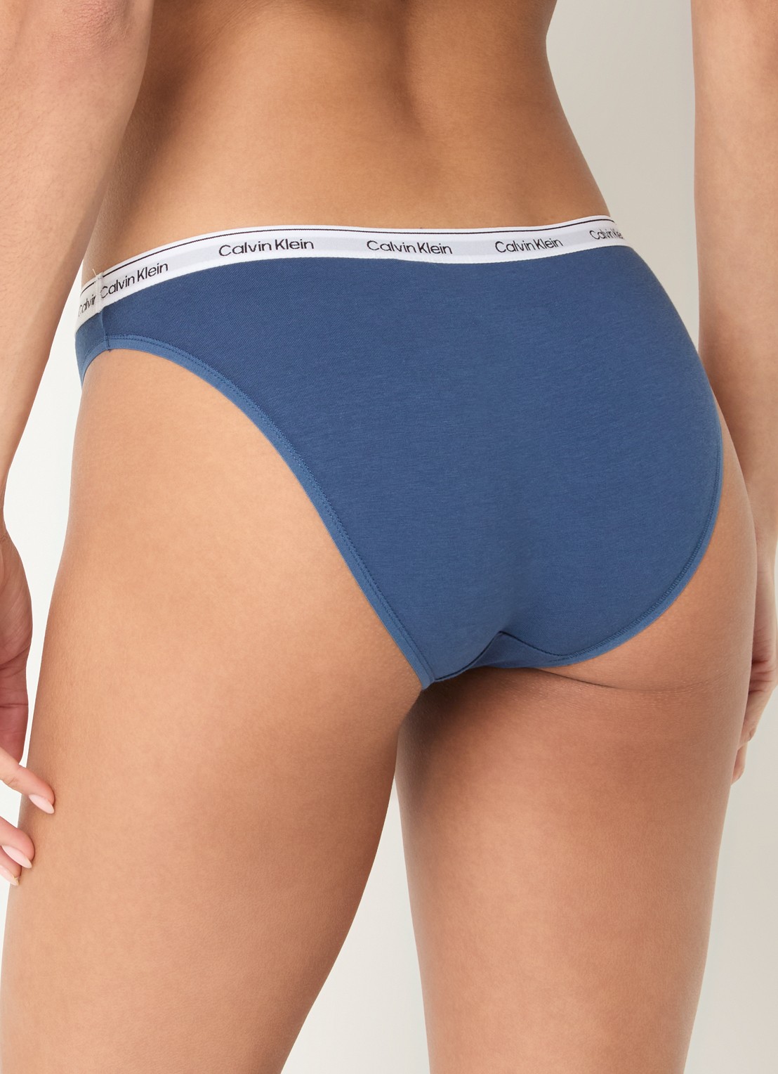Calvin Klein Modern hipster met logoband - achterkant 2 dark denim-cec / blauw