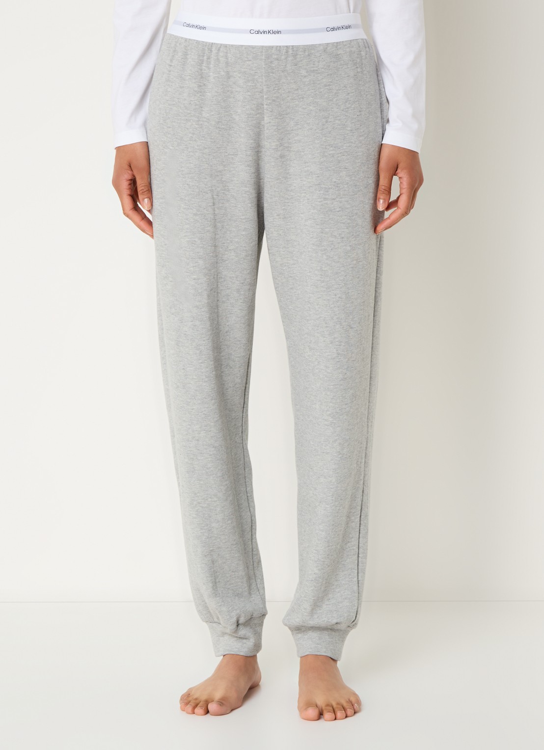 Calvin Klein Modern mid waist straight fit loungebroek met logoband - detail 4 lichtgrijs