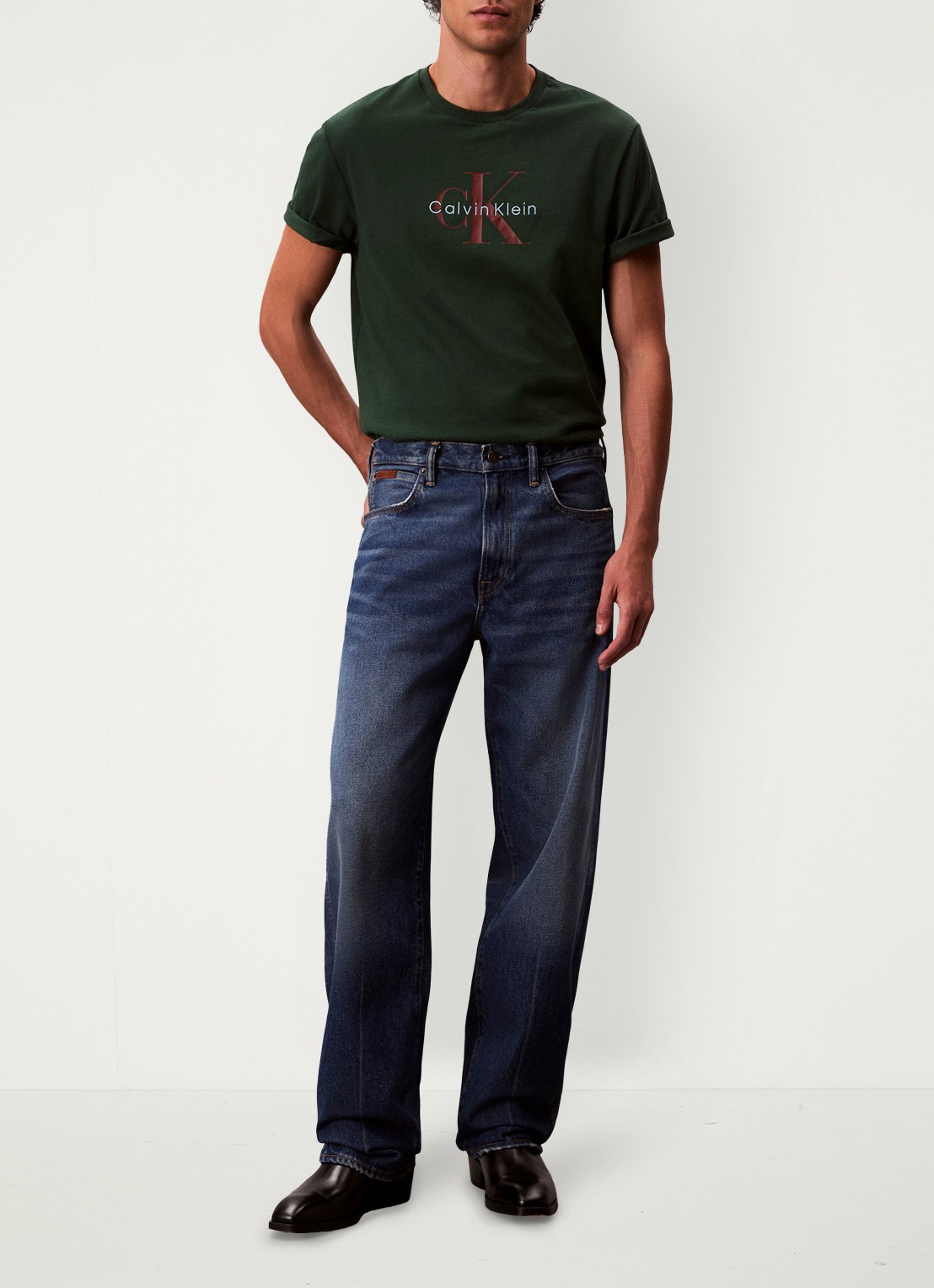 Calvin Klein Mono T-shirt met logo - voorkant 2 legergroen