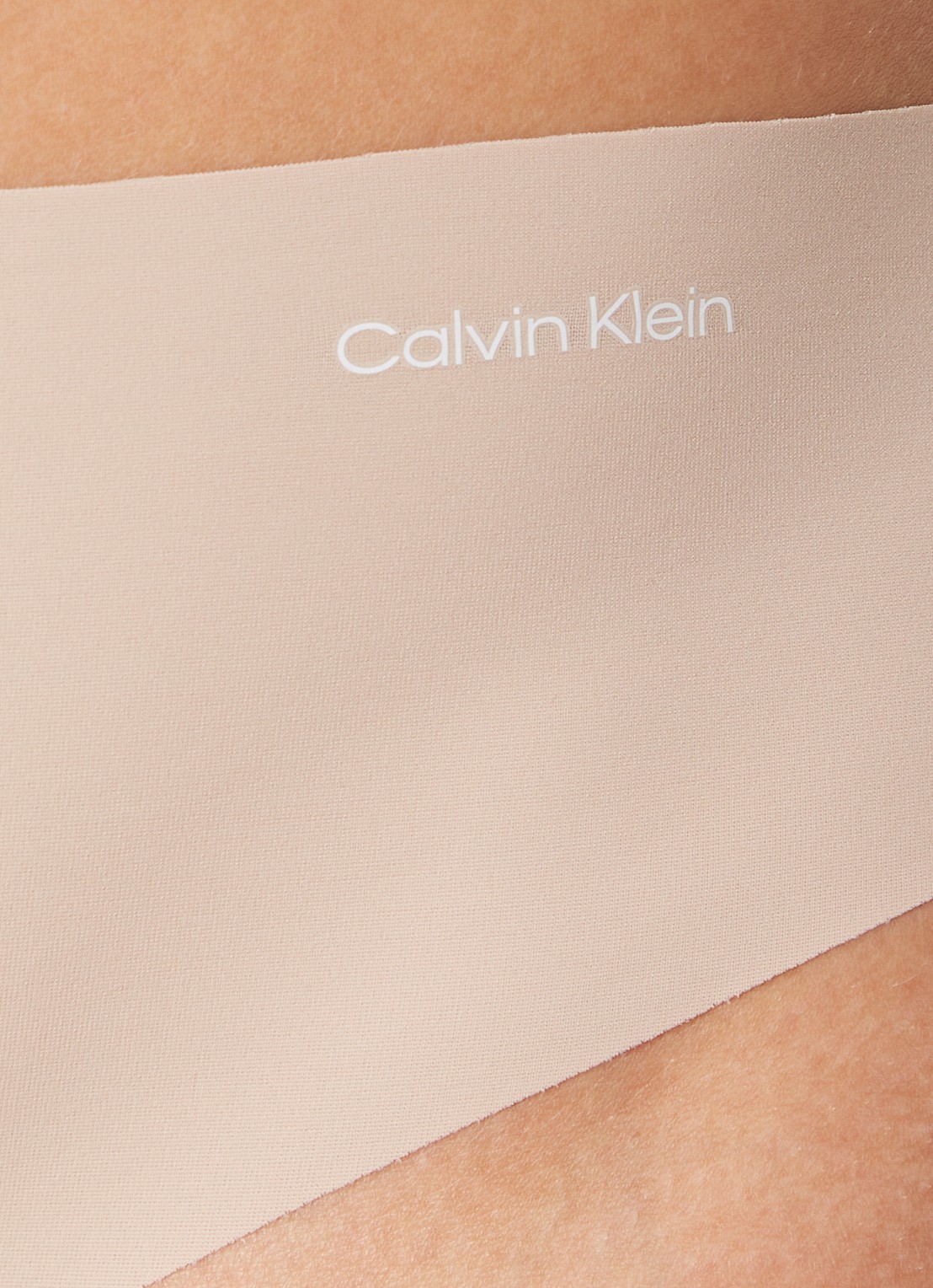 Calvin Klein Naadloze string - detail 8 donkerbeige