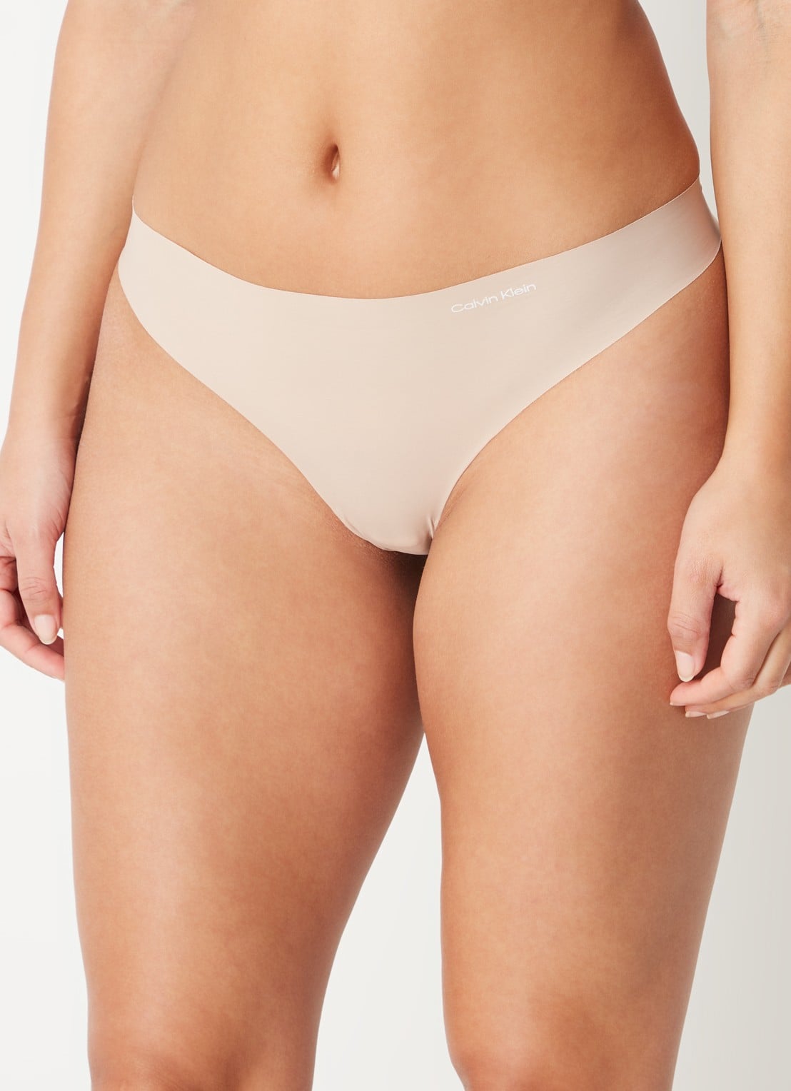 Calvin Klein Naadloze string - detail 9 donkerbeige