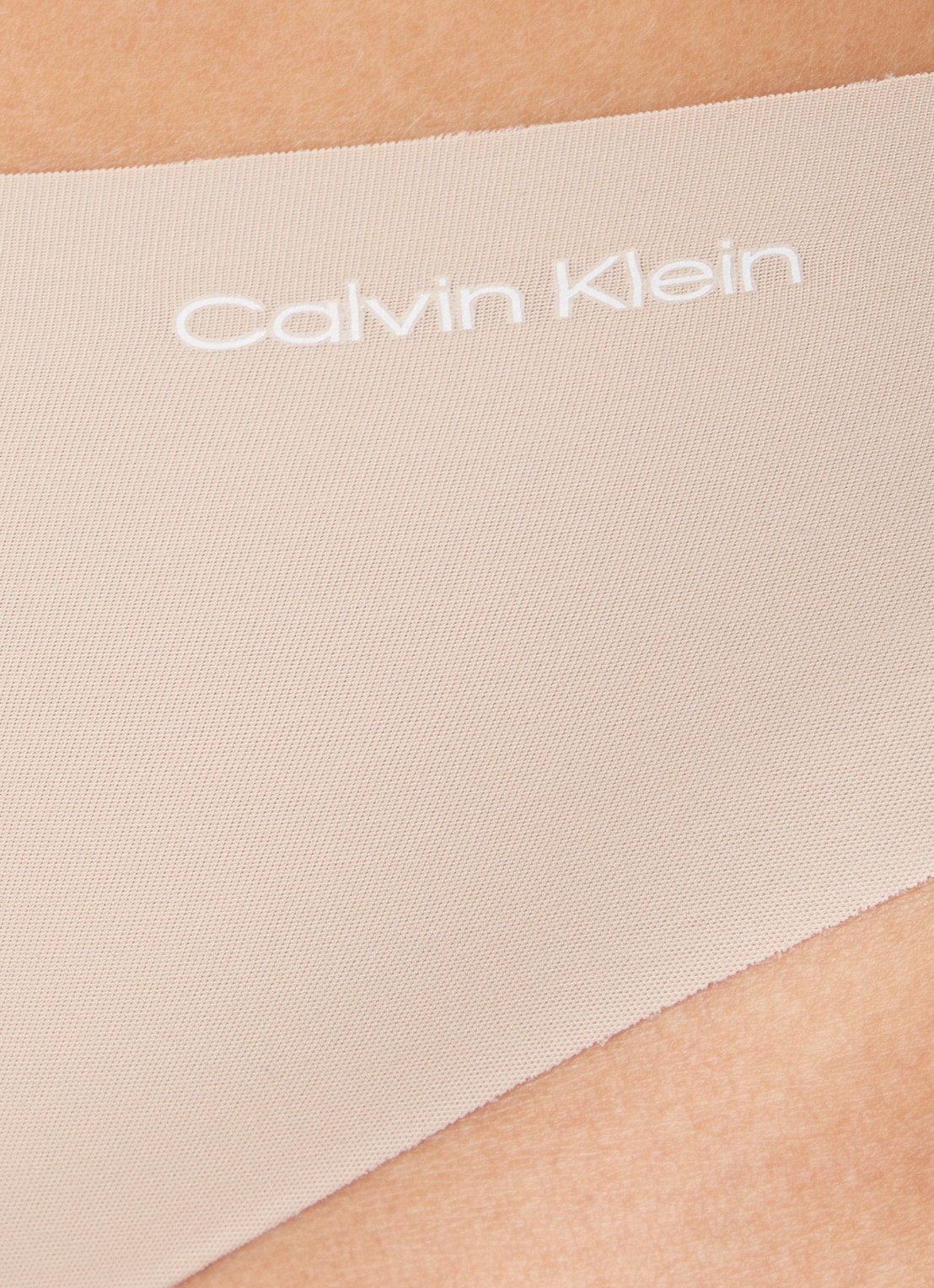 Calvin Klein Naadloze string - detail 10 donkerbeige