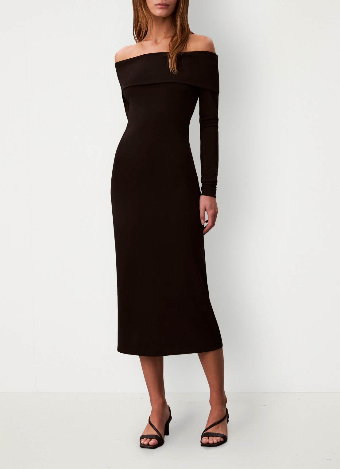 Calvin Klein Off shoulder midi jurk - detail 3 zwart