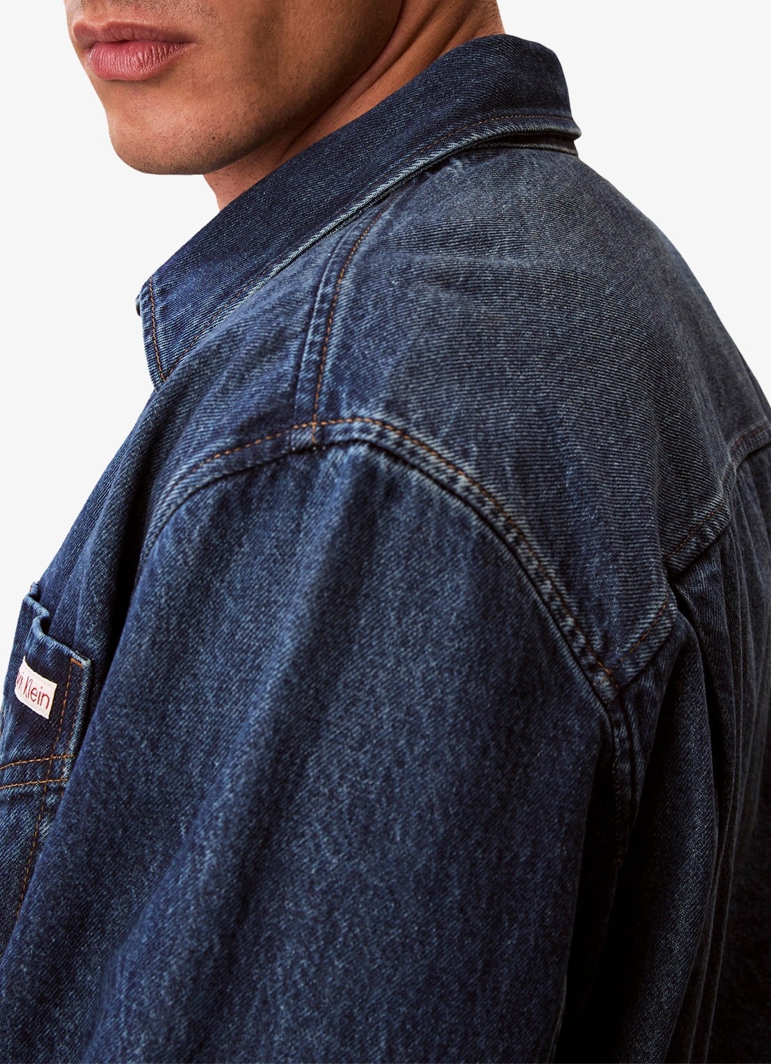 Calvin Klein Overshirt van denim met borstzakken - detail 6 indigo