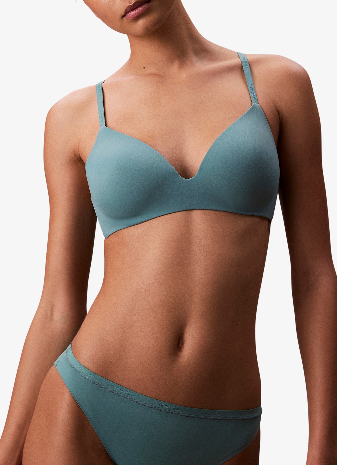 Calvin Klein Perfectly Fit beugelloze plunge T-shirt bh - detail 4 slate turquoise-mb2 / blauw