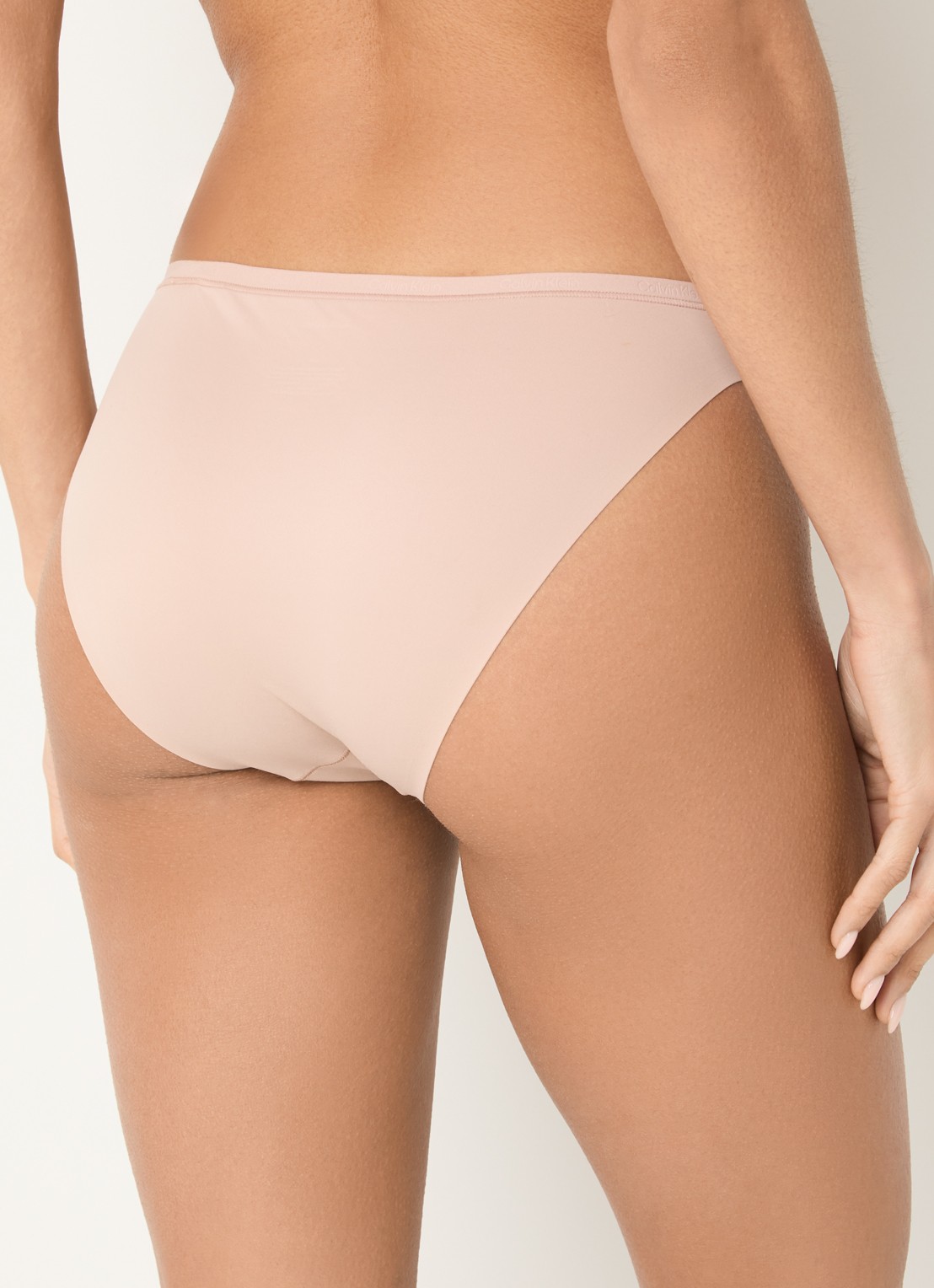 Calvin Klein Perfectly fit slip met logoband - achterkant 5 cedar-7ns / beige