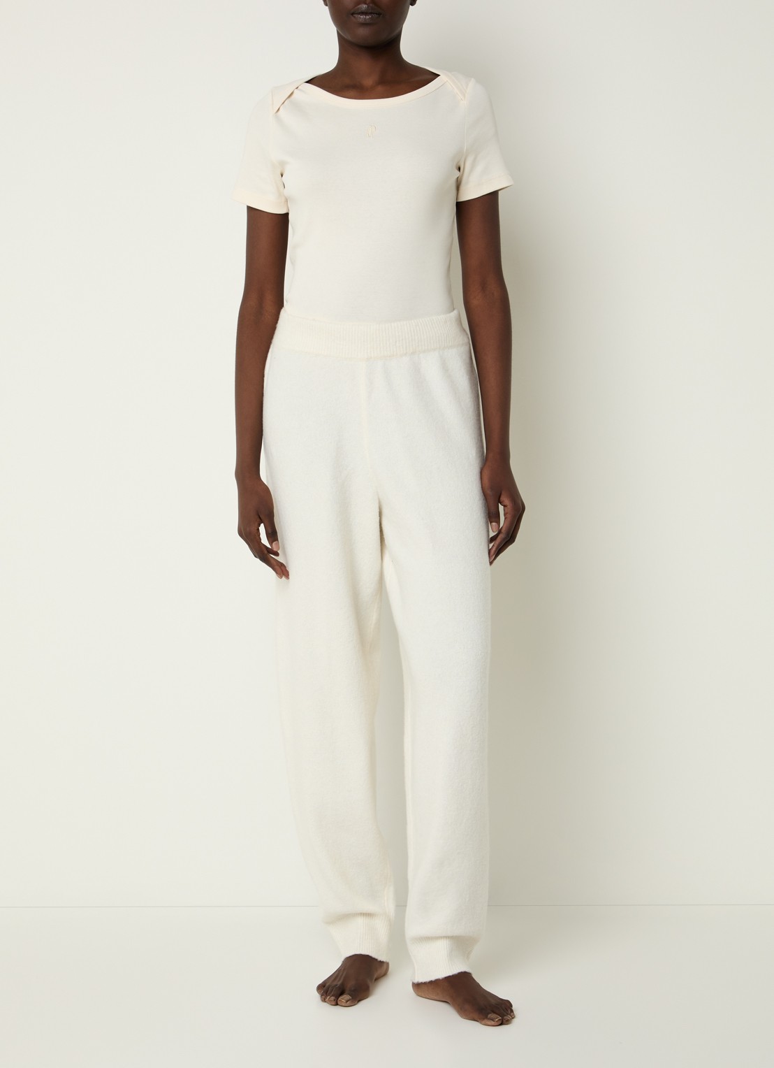 Calvin Klein Plush high waist tapered fit fijngebreide joggingbroek in wolblend - voorkant 2 gebroken wit