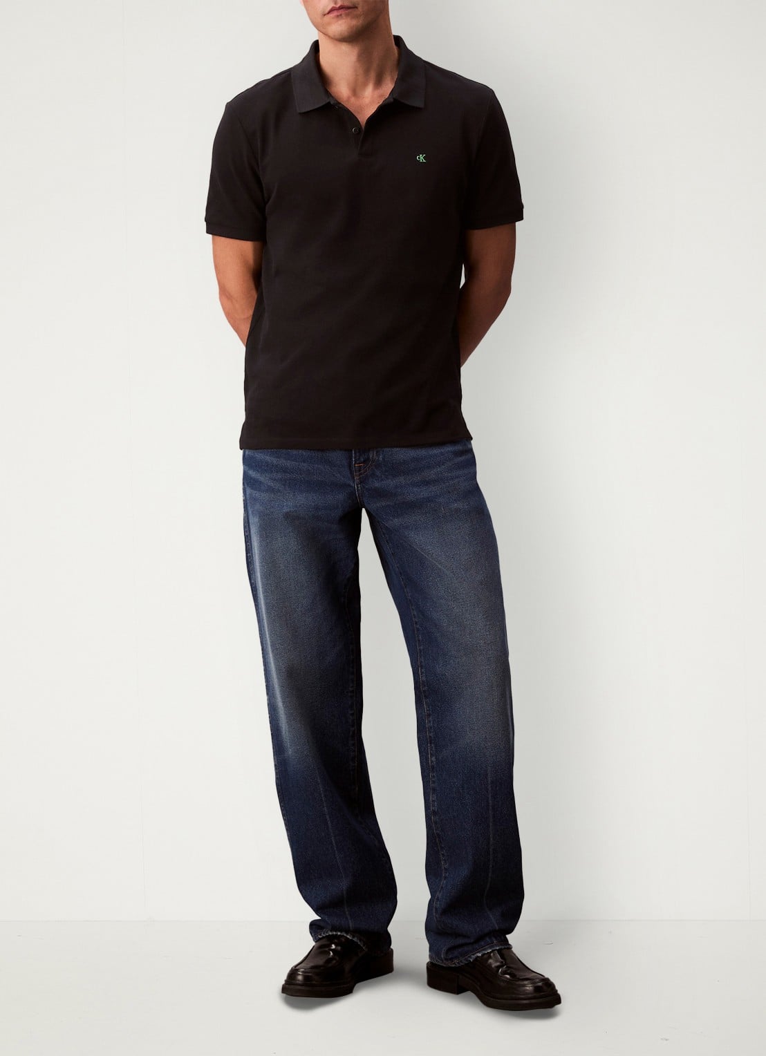 Calvin Klein Polo van piqué katoen met logoborduring - voorkant 3 zwart