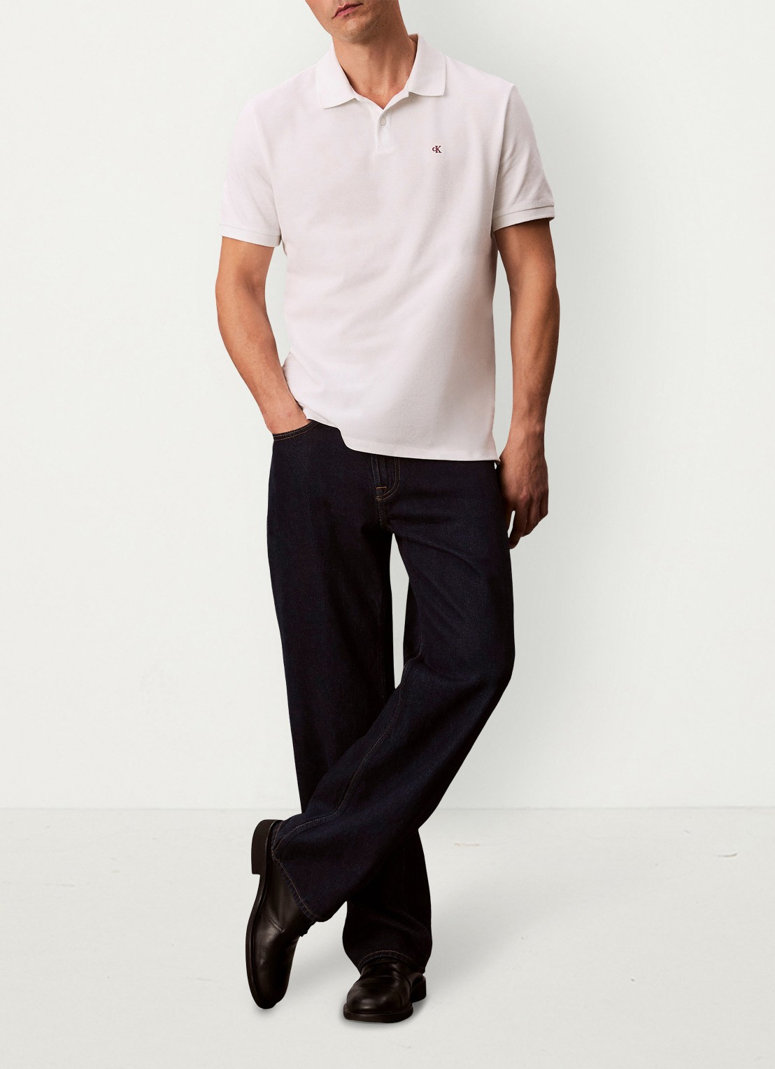 Calvin Klein Polo van piqué katoen met logoborduring - voorkant 8 wit