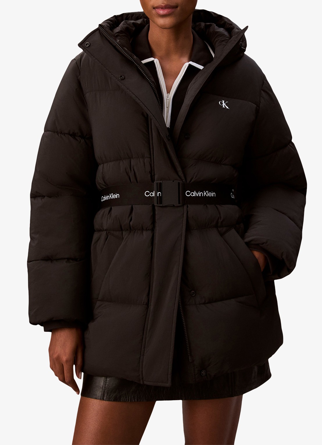 Calvin Klein Puffer jas met ceintuur en logo - detail zwart