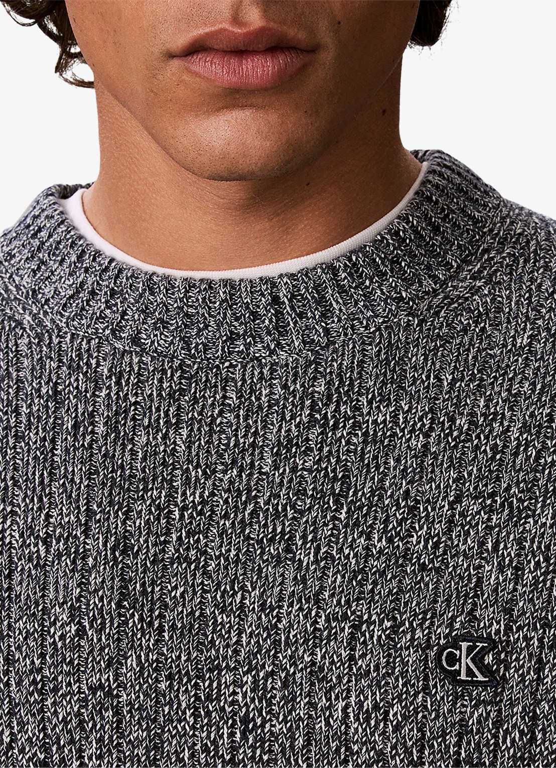 Calvin Klein Ribgebreide trui met logo - detail 2 middengrijs