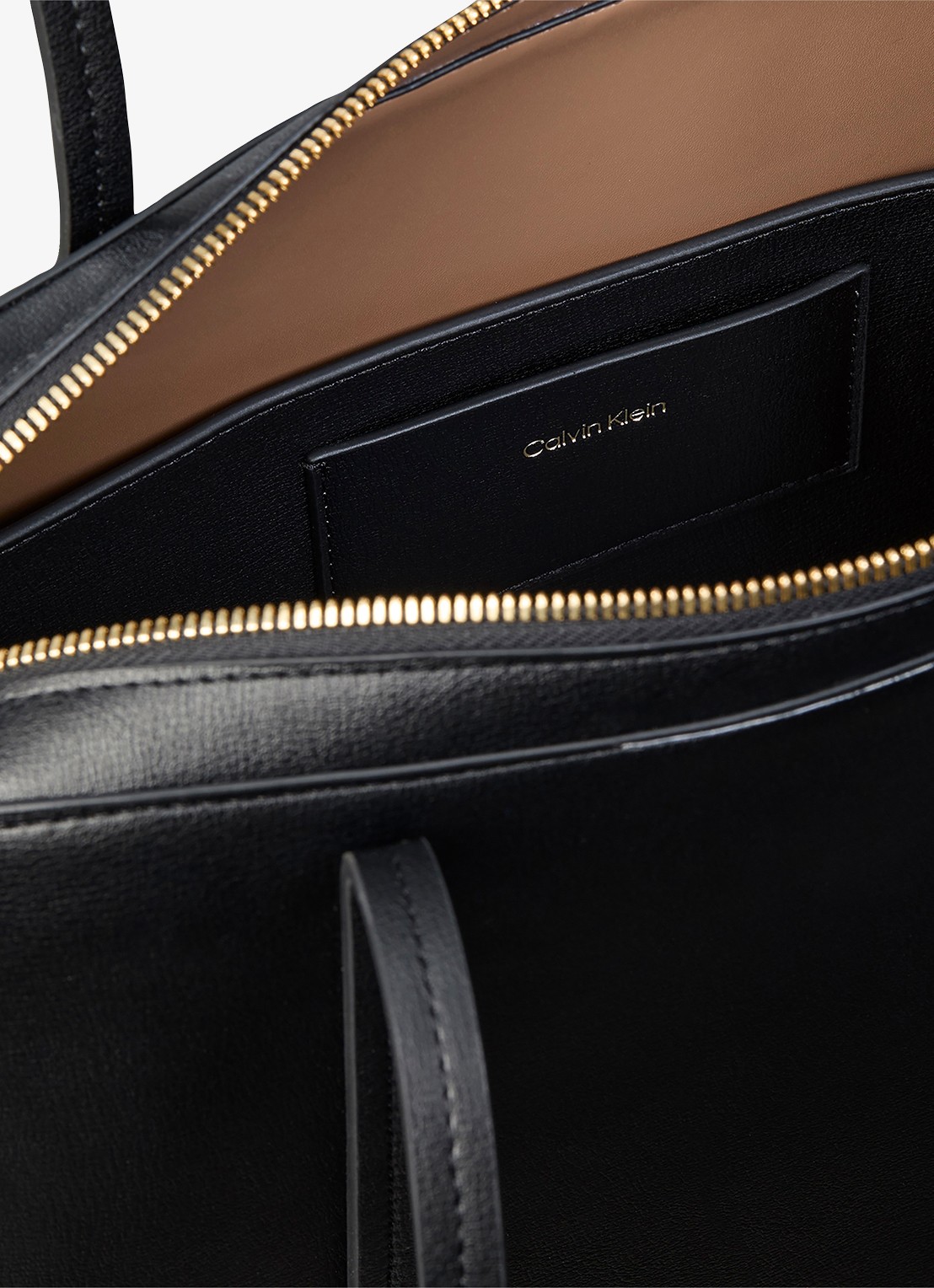 Calvin Klein Schoudertas met logo - detail 3 black/toasted coconut-332 /  zwart