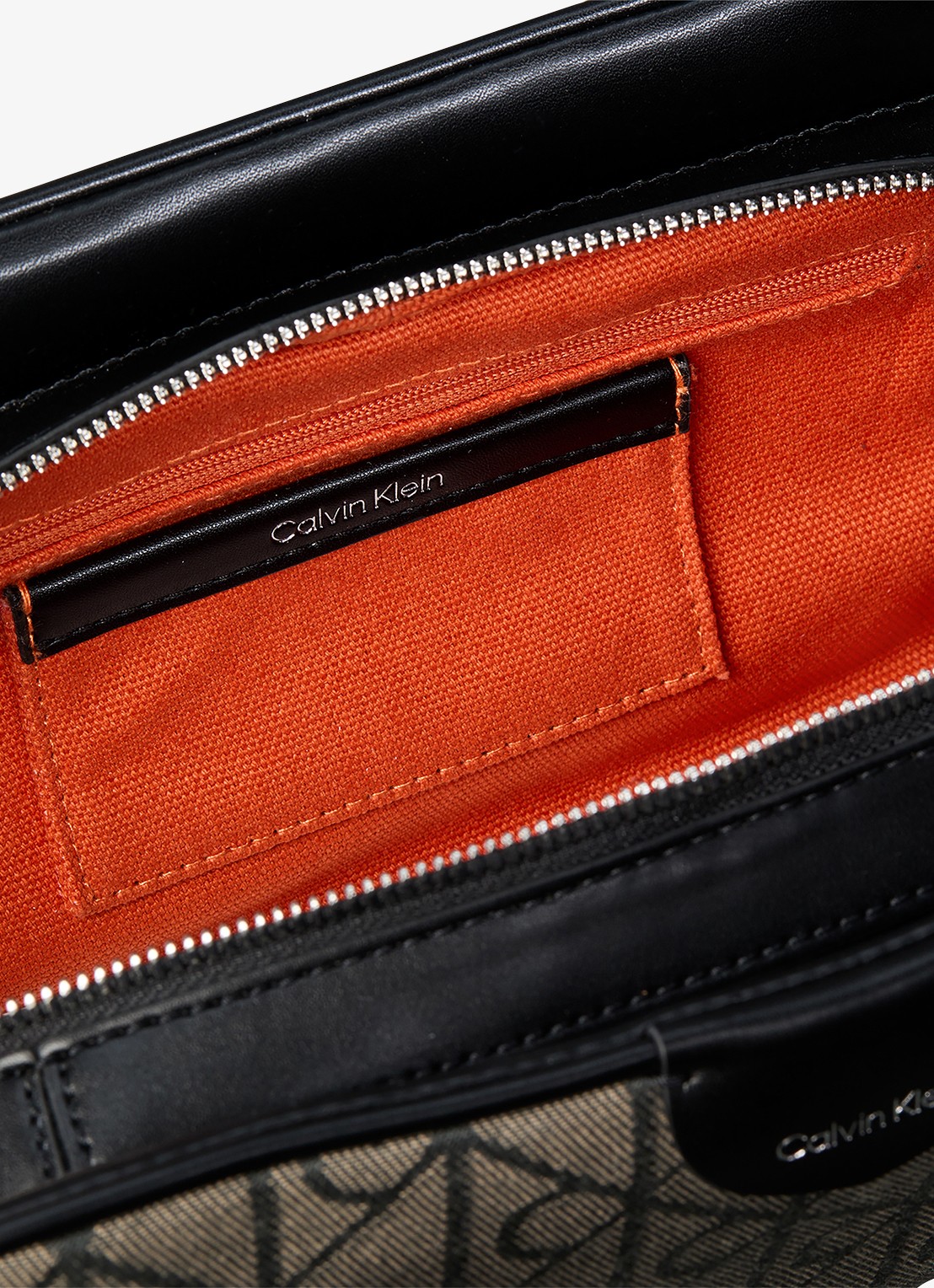 Calvin Klein Schoudertas met logoprint - detail lotus beige/black aop jqd-8e3 /  zwart