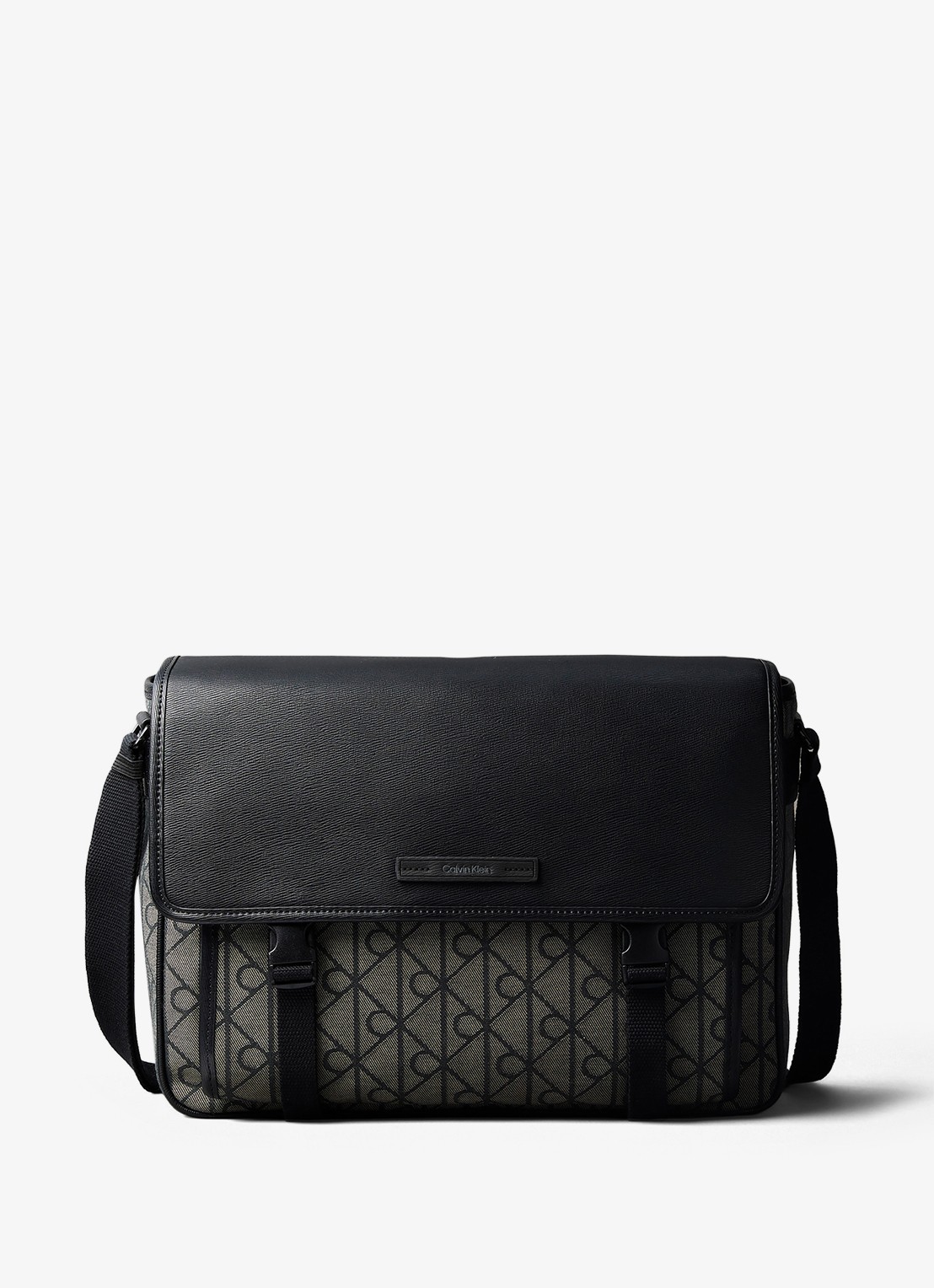 Calvin Klein Schoudertas met logoprint - voorkant zwart