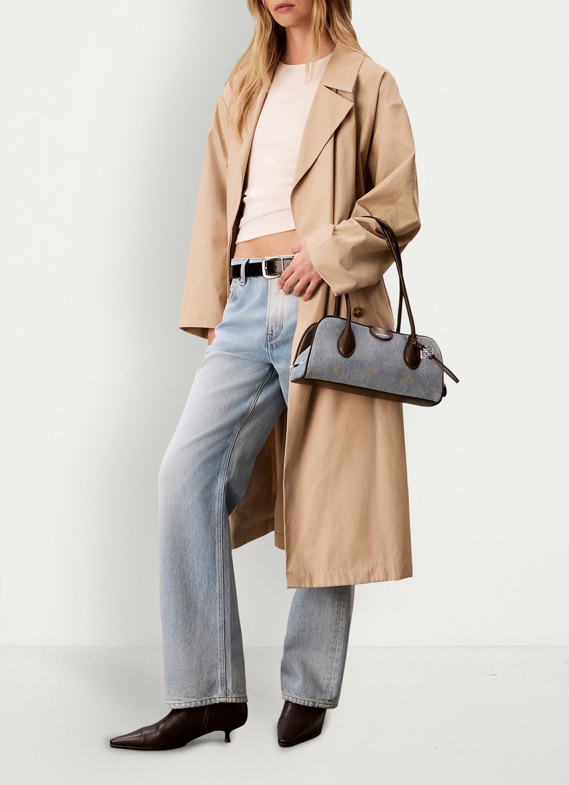 Calvin Klein Schoudertas van denim met tasbedel - voorkant 2 denim