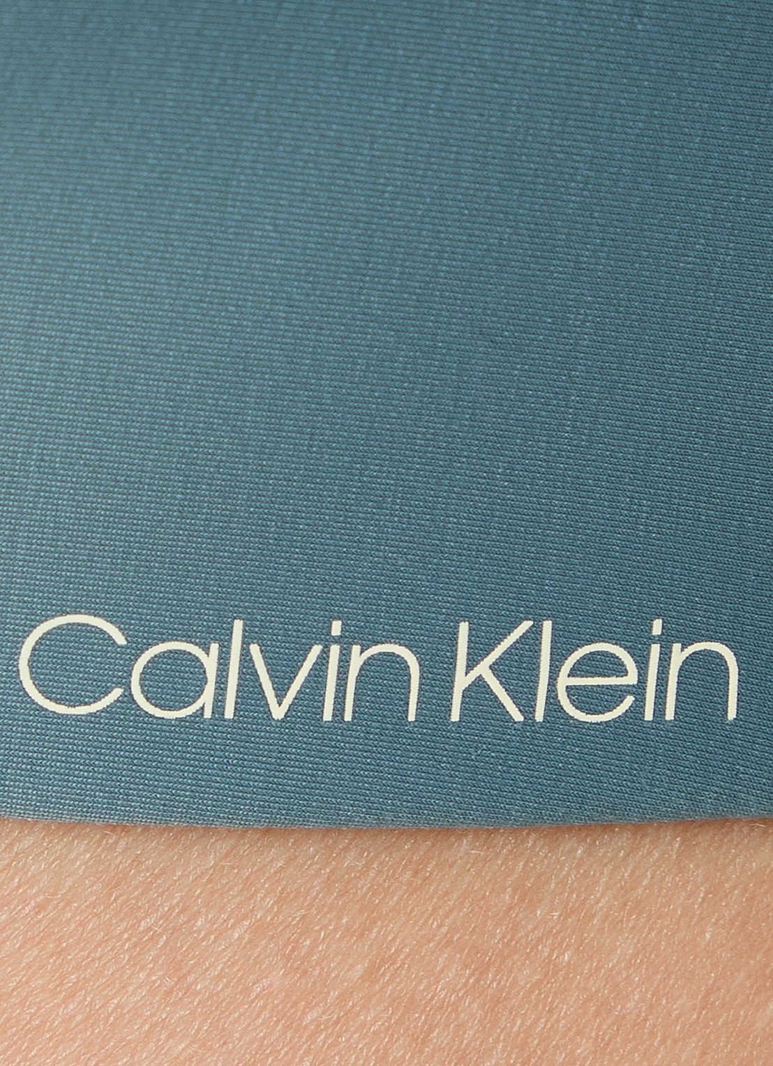 Calvin Klein Seductive Comfort beugelloze demi bh - detail 6 staalblauw