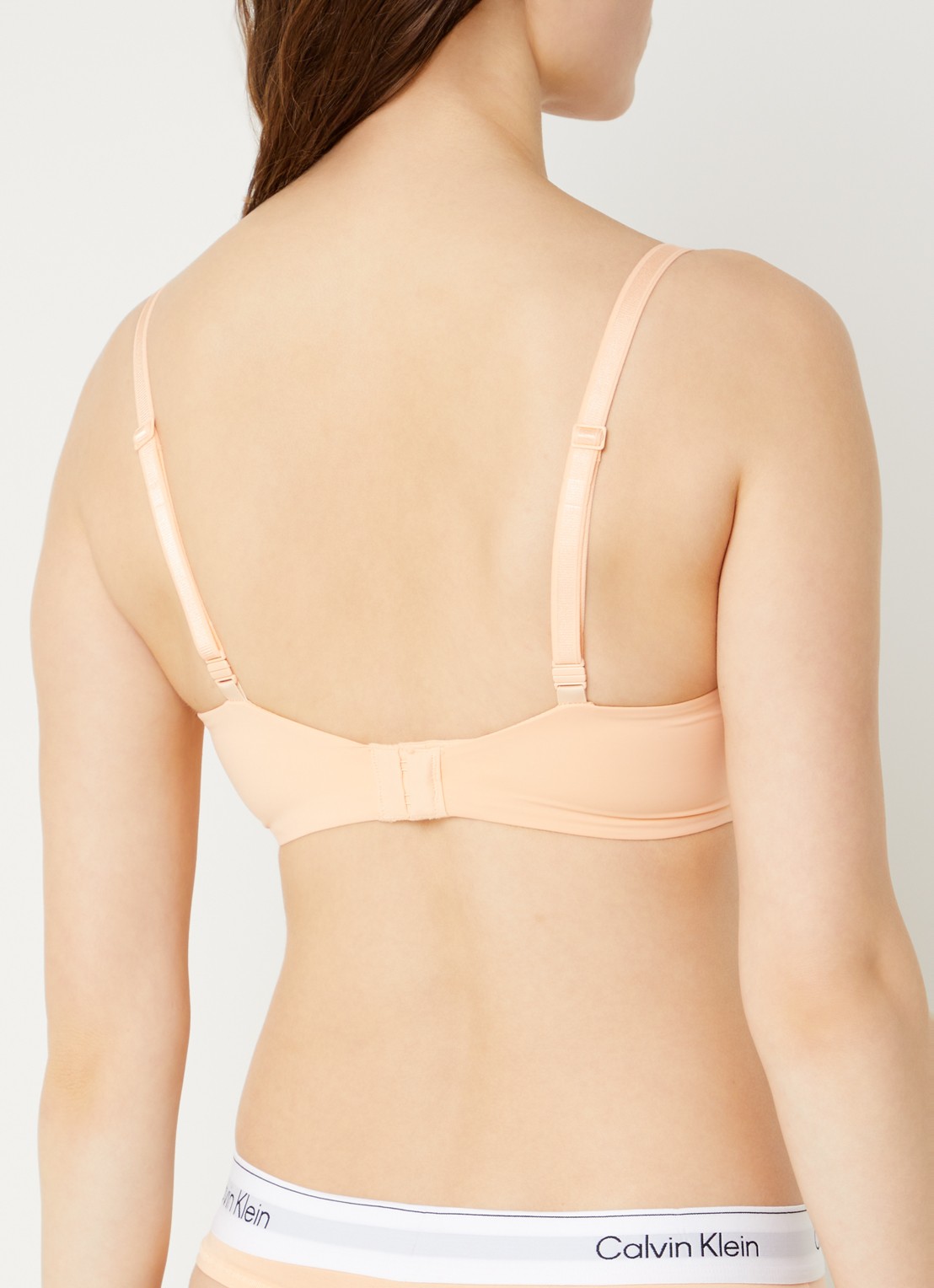 Calvin Klein Seductive Comfort push-up bh - achterkant 4 peach bliss-4rw / roze