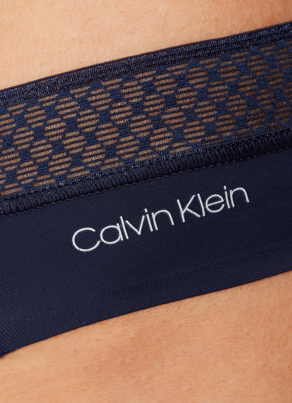 Calvin Klein Seductive Comfort string met kant - detail 3 blauw