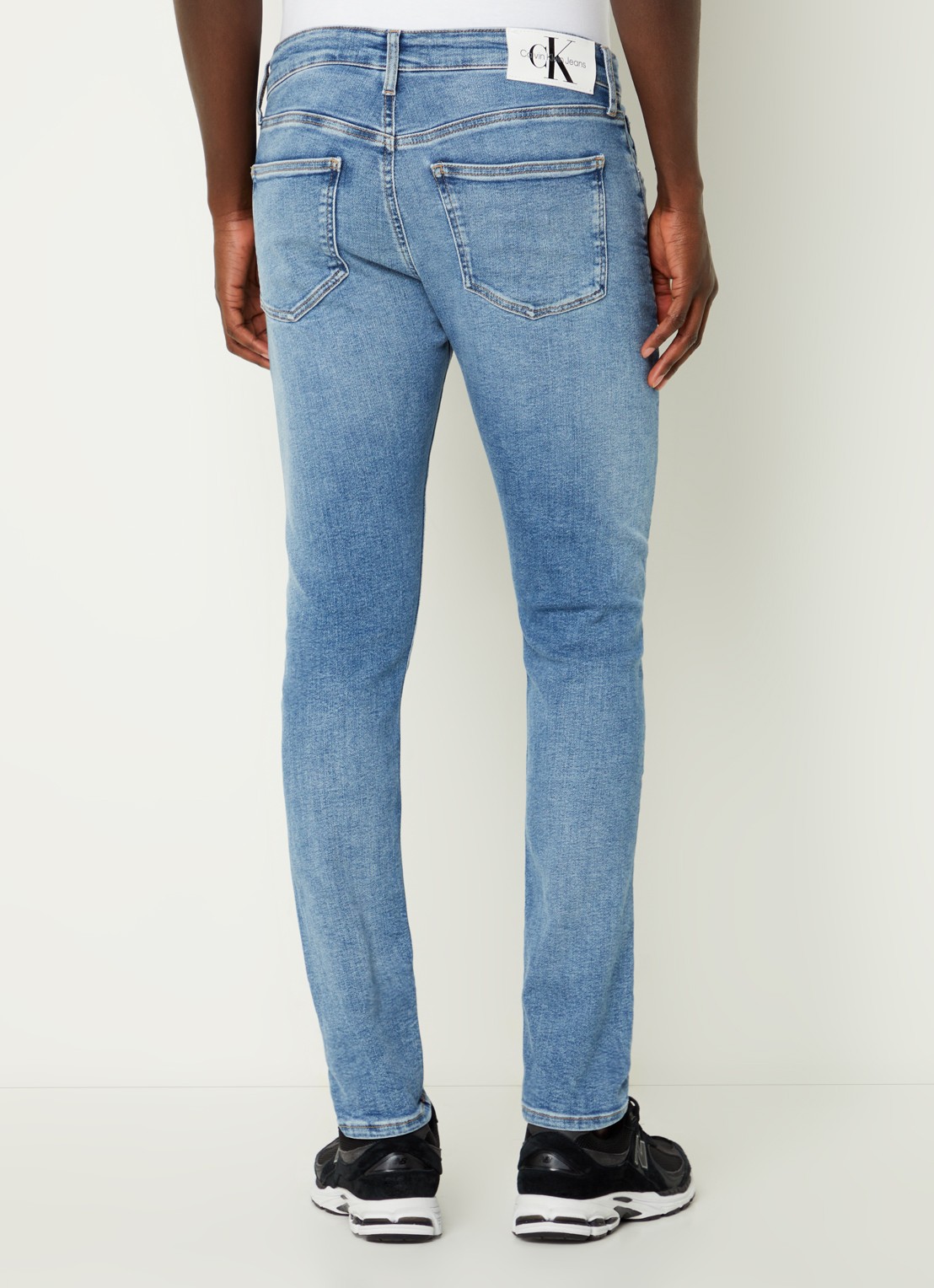 Calvin Klein Skinny jeans met medium wassing en steekzakken - achterkant 5 indigo