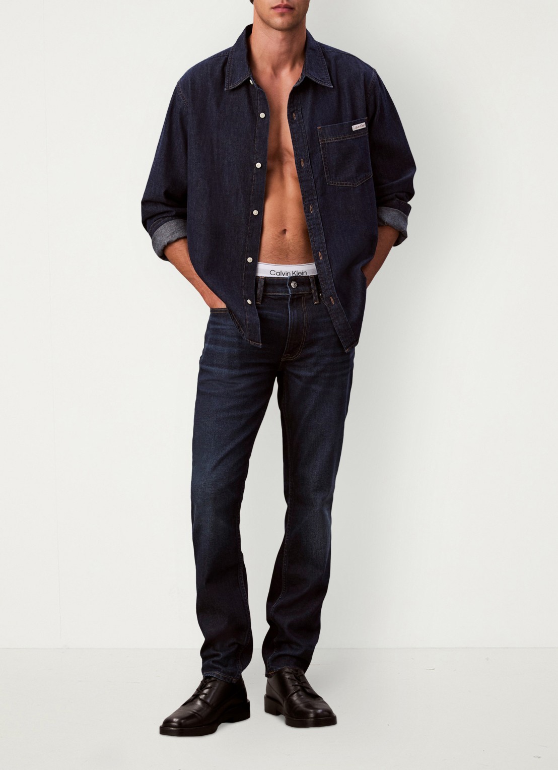 Calvin Klein Slim fit jeans met steekzakken - voorkant 6 indigo