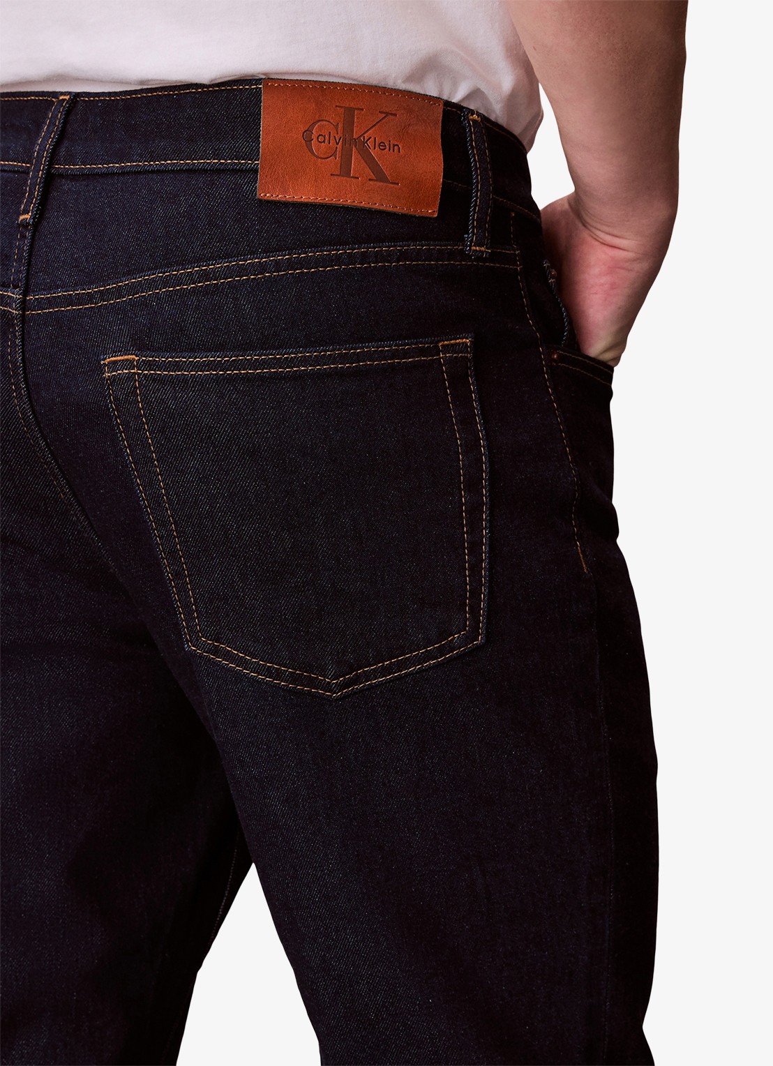 Calvin Klein Slim fit jeans met steekzakken - detail 3 denim