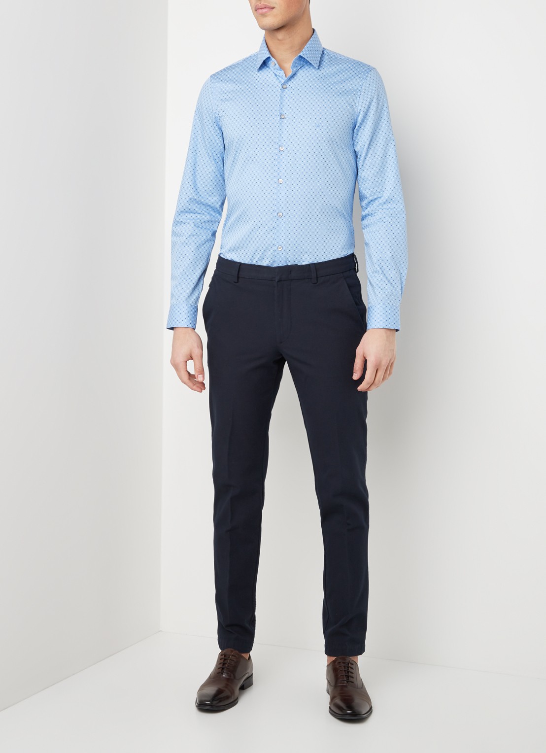 Calvin Klein Slim fit overhemd met stippendessin - voorkant 3 blauw