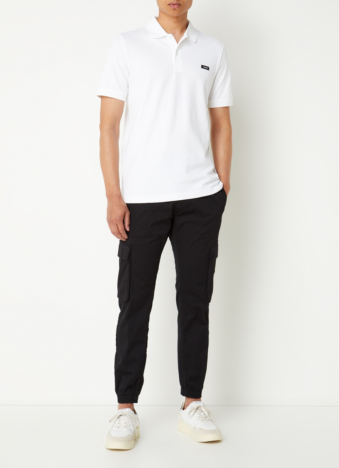 Calvin Klein Slim fit polo van piqué katoen met logo - voorkant 3 wit