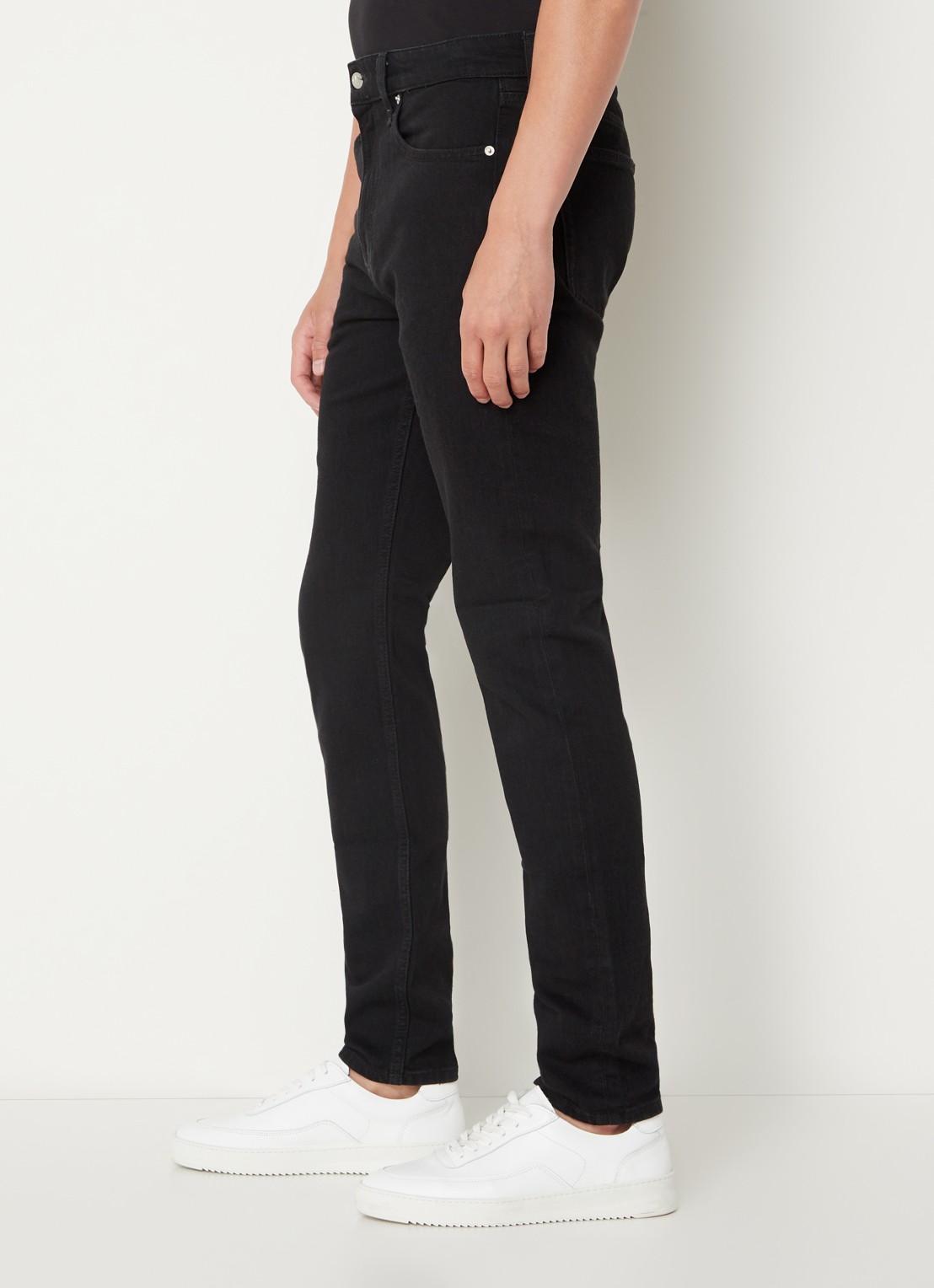 Calvin Klein Slim fit tapered jeans met gekleurde wassing - detail 3 zwart