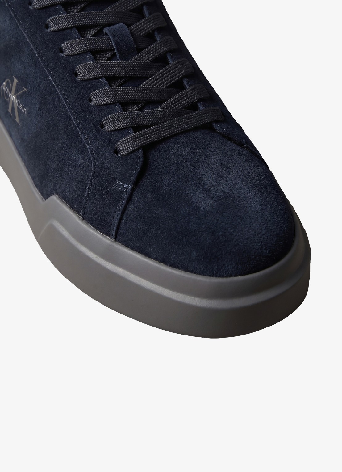 Calvin Klein Sneaker van suède - detail donkerblauw