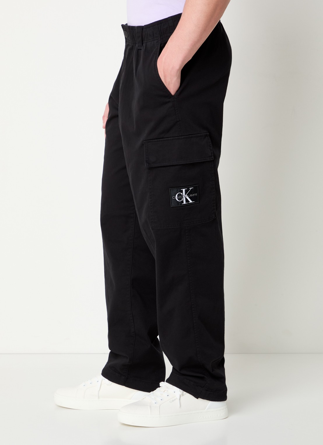 Calvin Klein Straight fit cargobroek met steekzakken en logo - detail 3 zwart