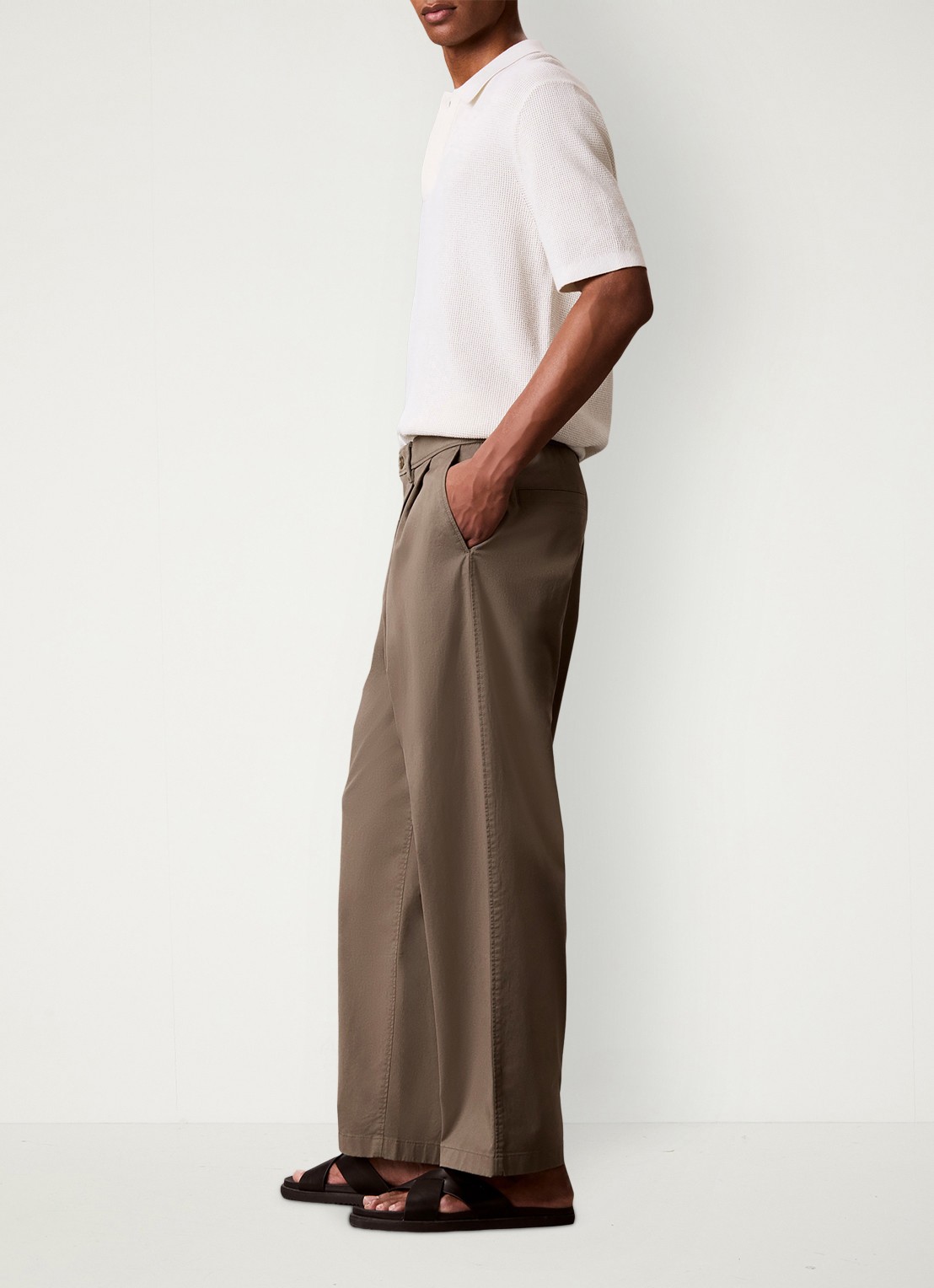 Calvin Klein Straight fit chino met plooien - voorkant 3 olijfgroen