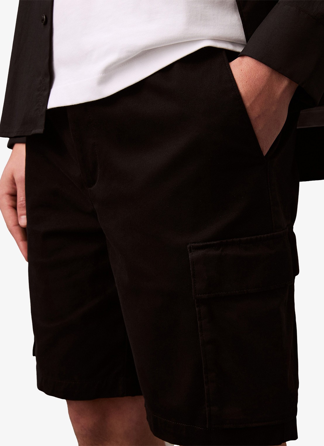 Calvin Klein Straight fit korte cargobroek met opgestikte zakken - detail zwart