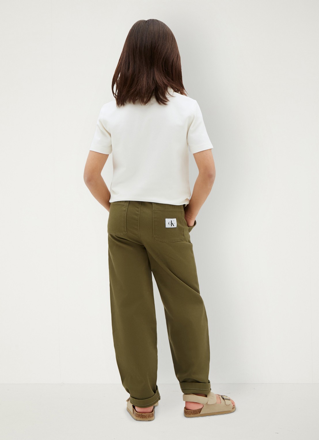 Calvin Klein Straight leg chino met logo - achterkant 5 olijfgroen
