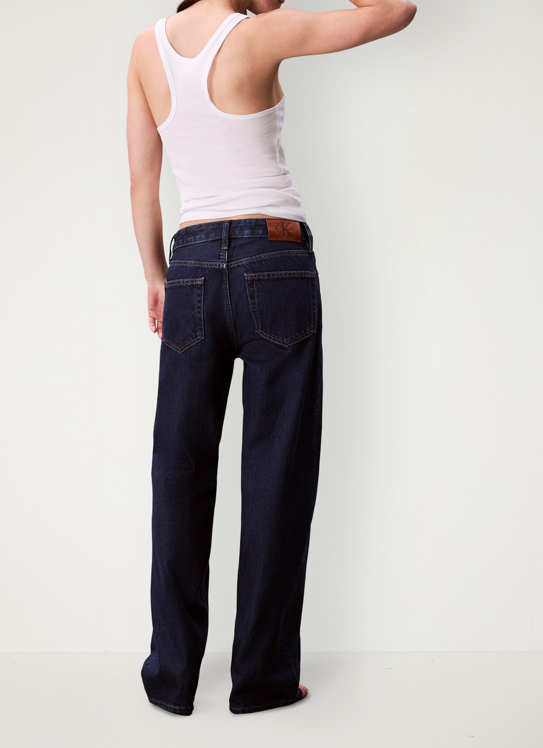 Calvin Klein Straight leg jeans met steekzakken - achterkant 3 donkerblauw
