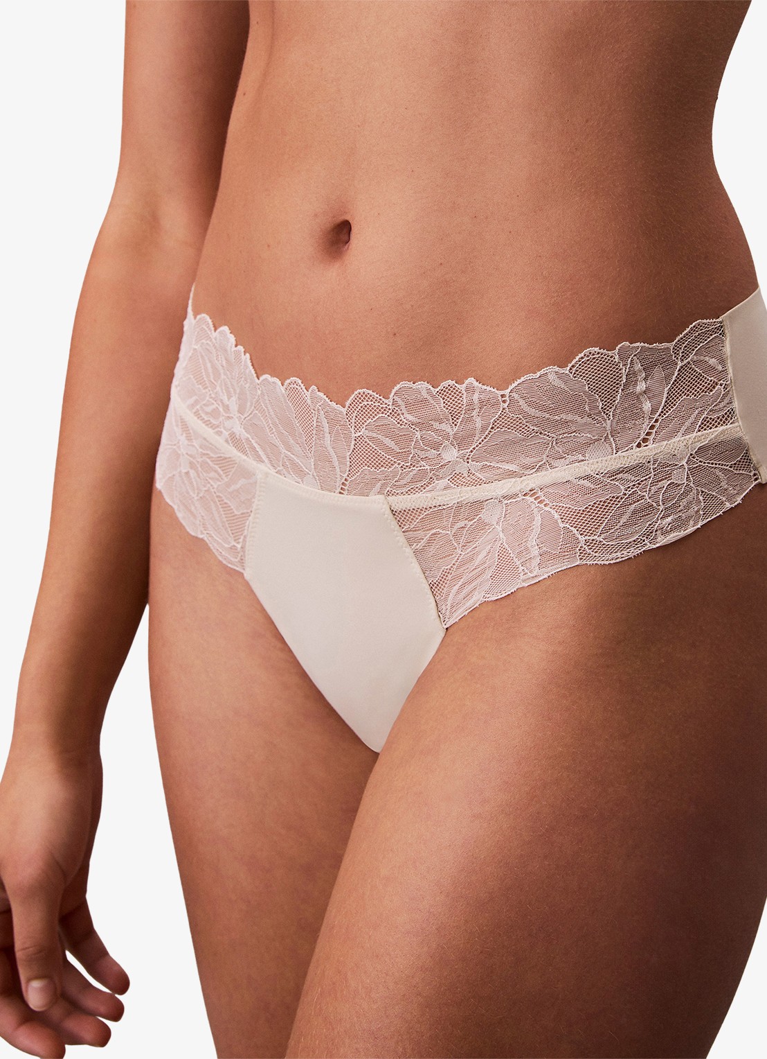 Calvin Klein String met details van kant - detail 2 gebroken wit