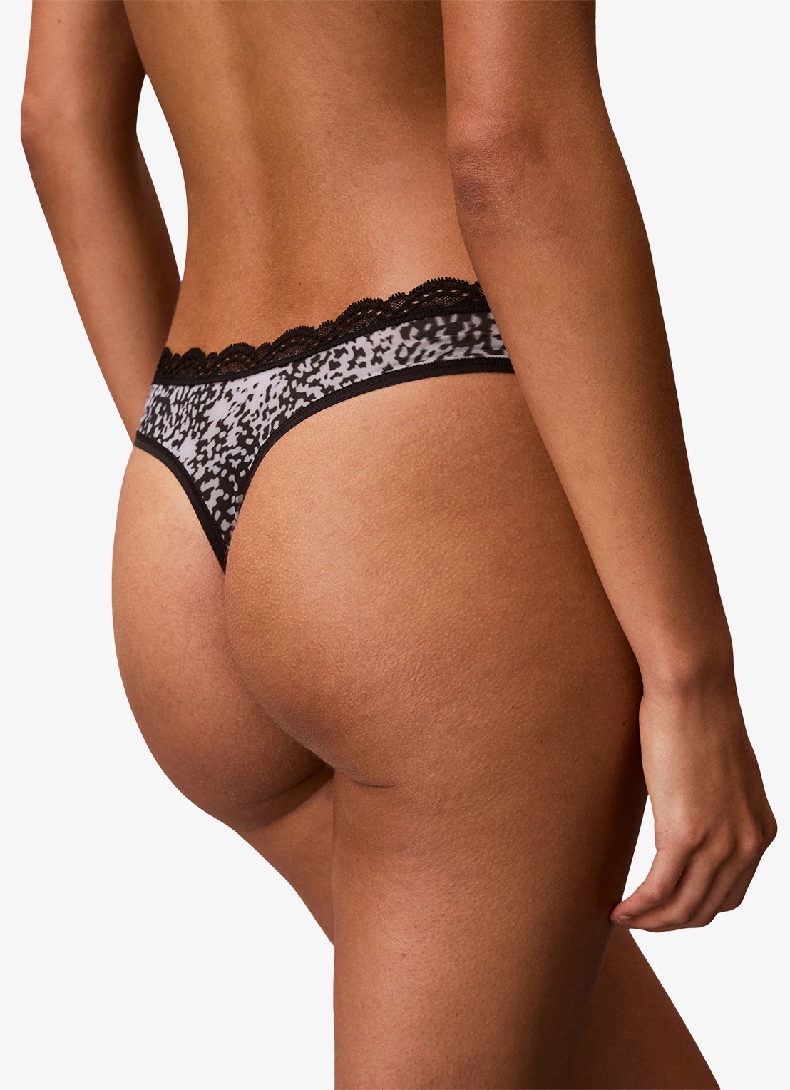 Calvin Klein String met kant - achterkant 3 animal wave black