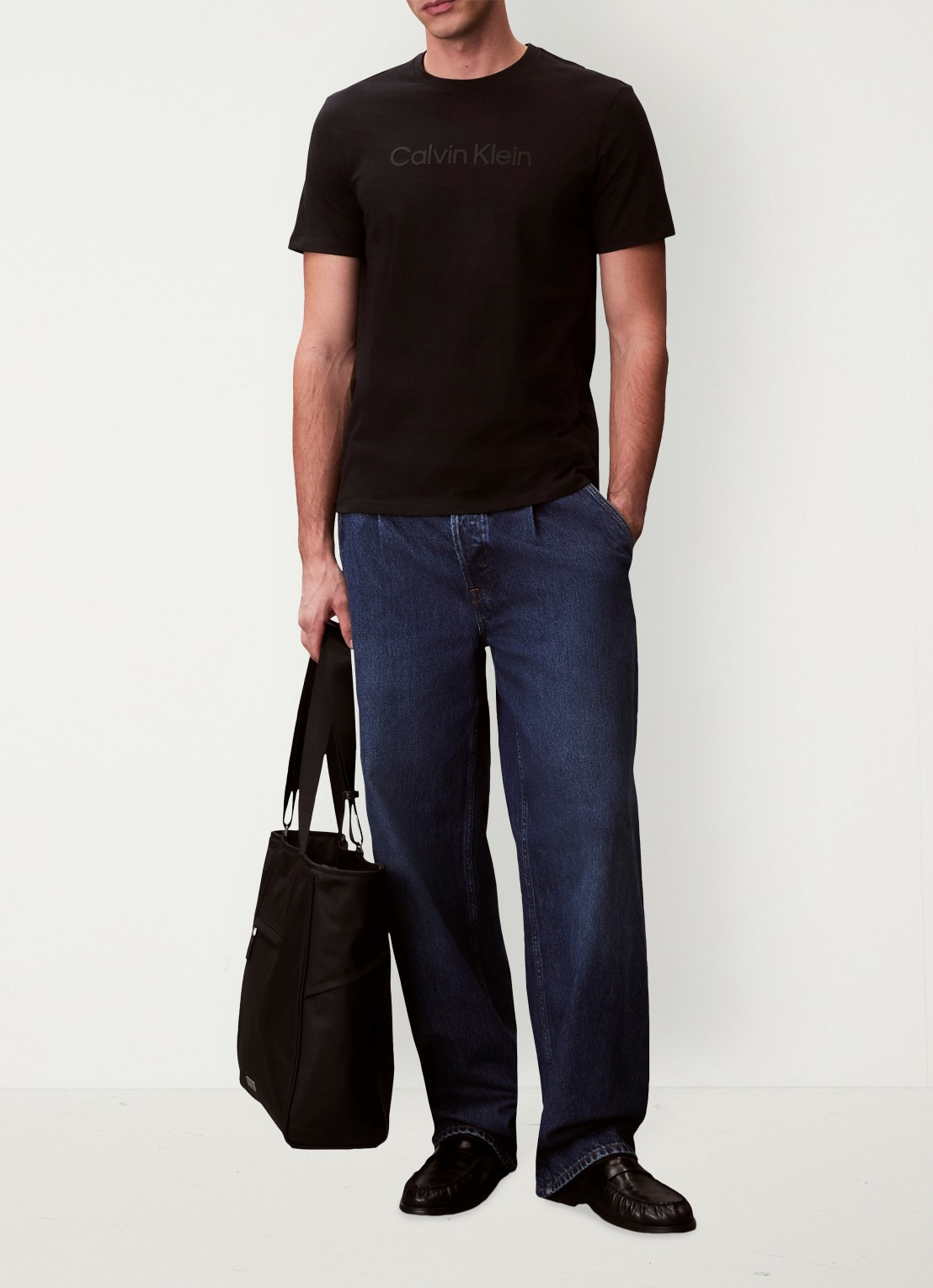 Calvin Klein T-shirt met logo - voorkant 2 zwart