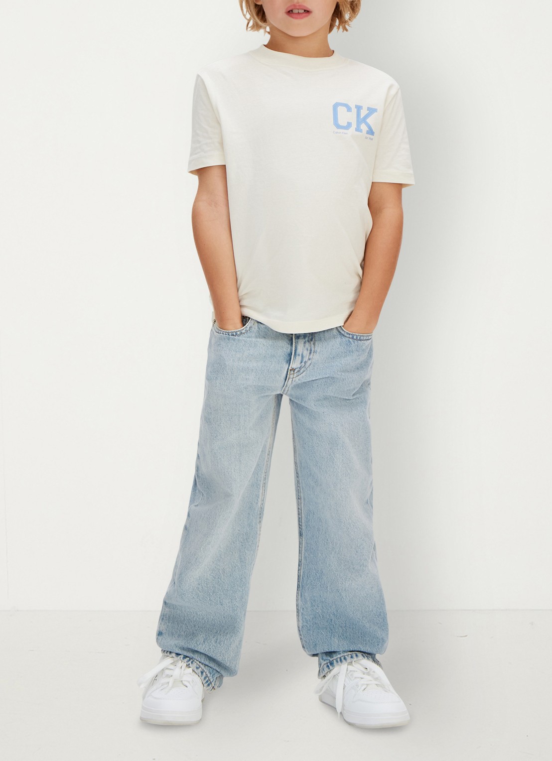 Calvin Klein T-shirt met logo - voorkant 2 creme