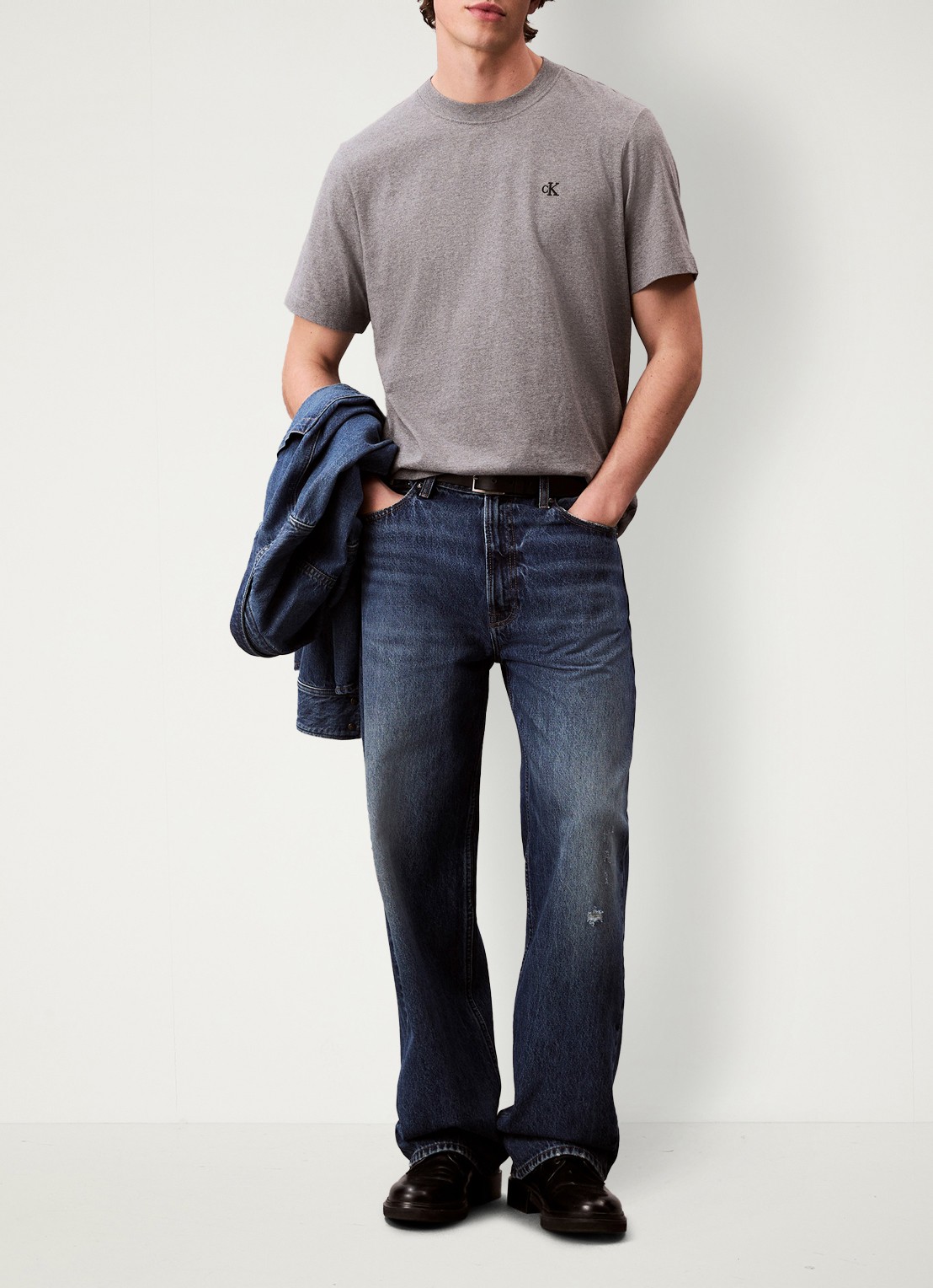 Calvin Klein T-shirt met logoborduring - voorkant 7 grijsmele