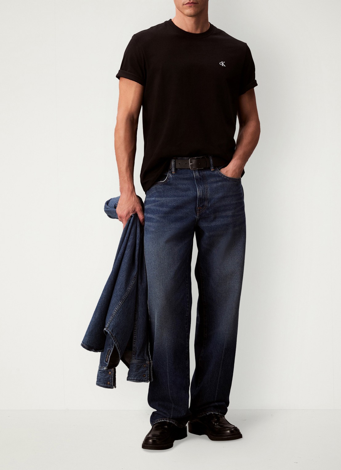 Calvin Klein T-shirt met logoborduring - voorkant 6 zwart