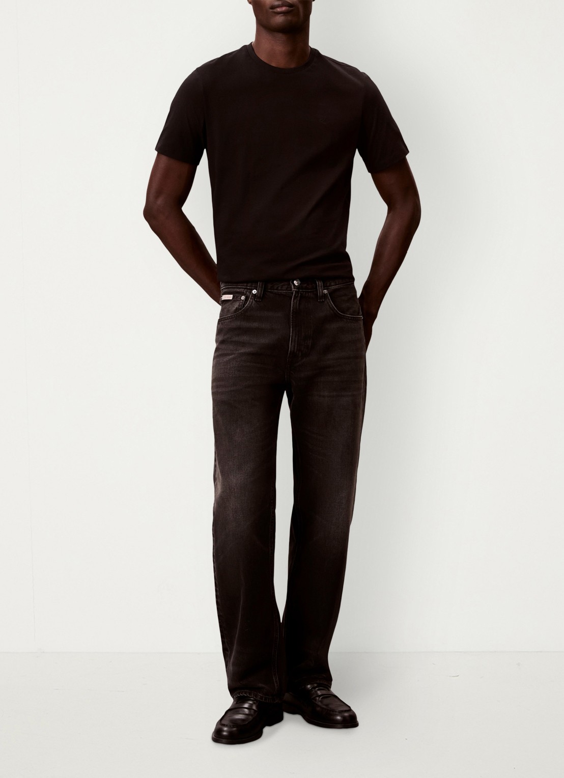 Calvin Klein T-shirt met logoborduring - voorkant 6 zwart