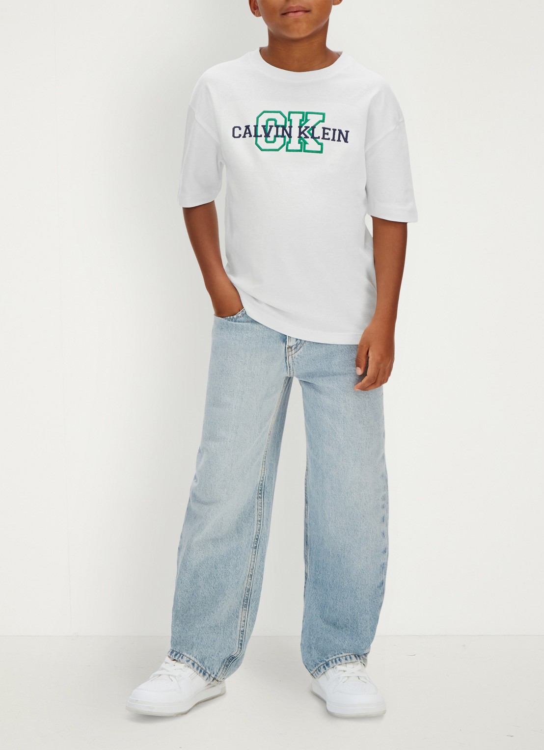Calvin Klein T-shirt met logoborduring - voorkant 3 wit