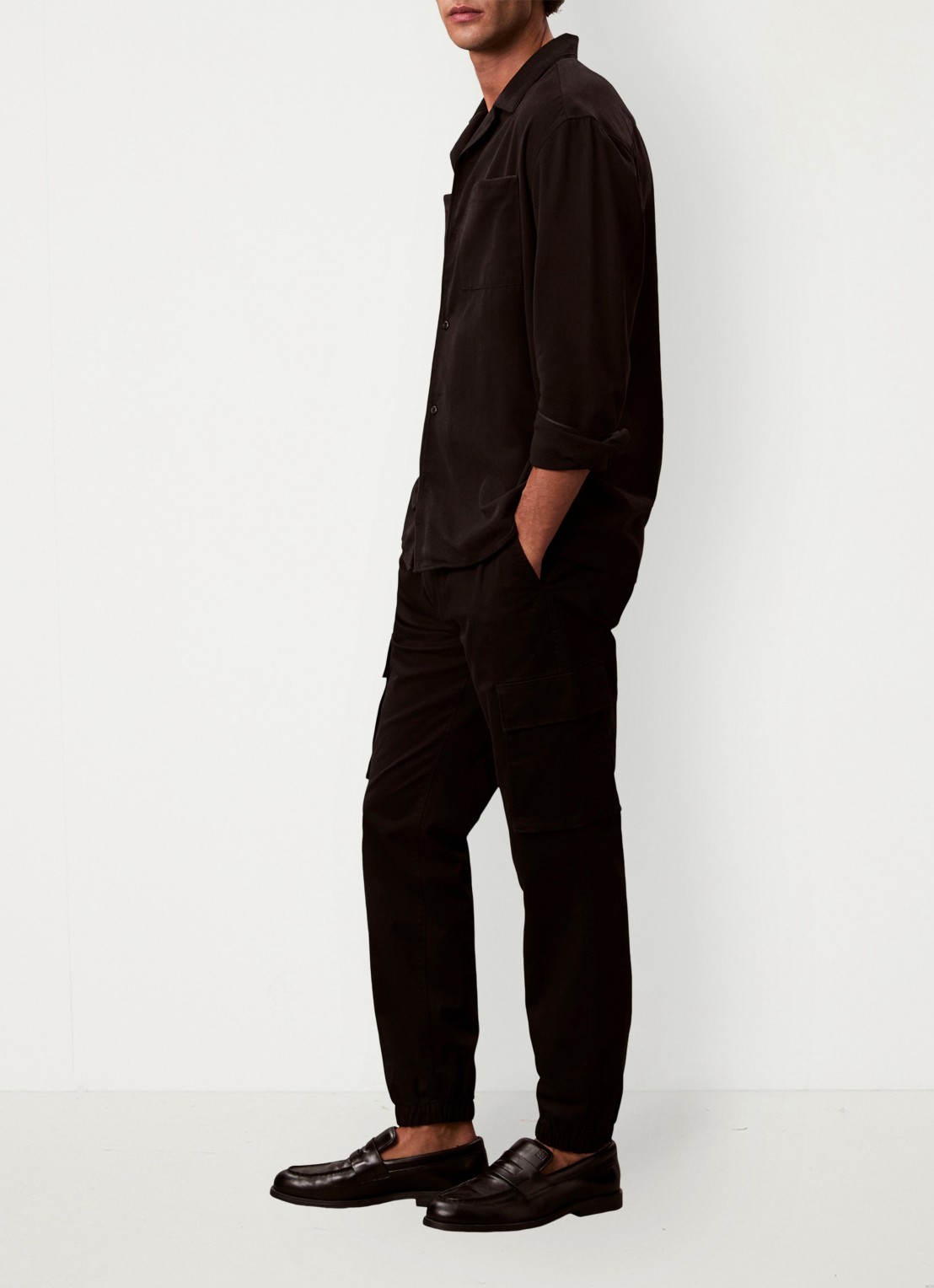 Calvin Klein Tapered fit cargobroek met logo - detail 2 zwart