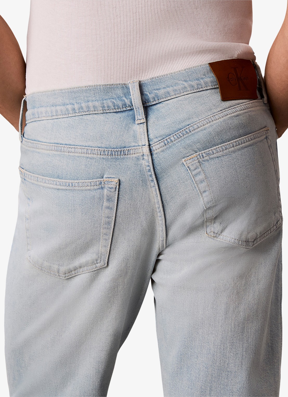 Calvin Klein Tapered fit Jeans met steekzakken - detail 4 vintage whisper-za5 /  lichtblauw