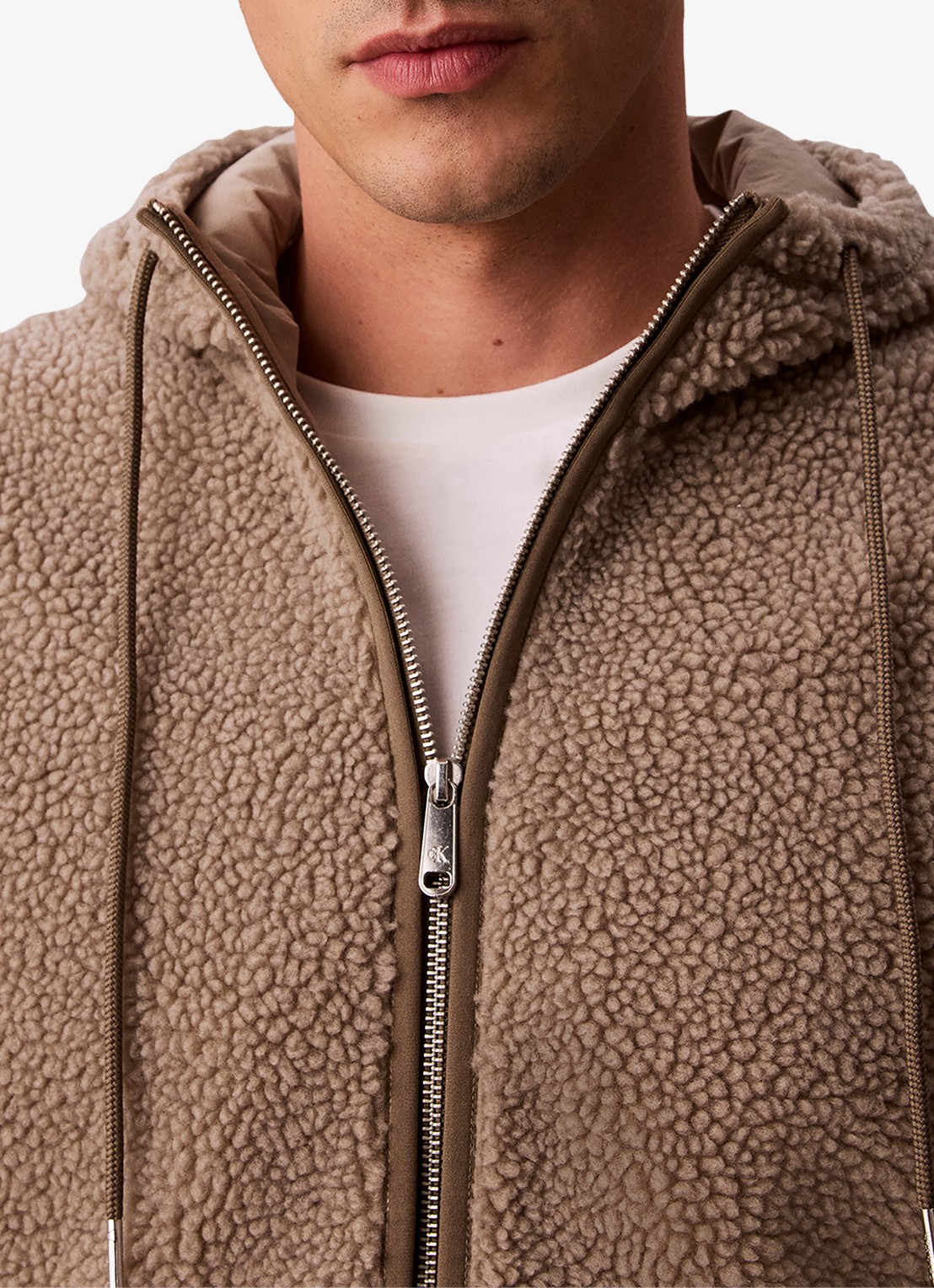 Calvin Klein Vest van teddy met logo - detail 3 lichtbruin