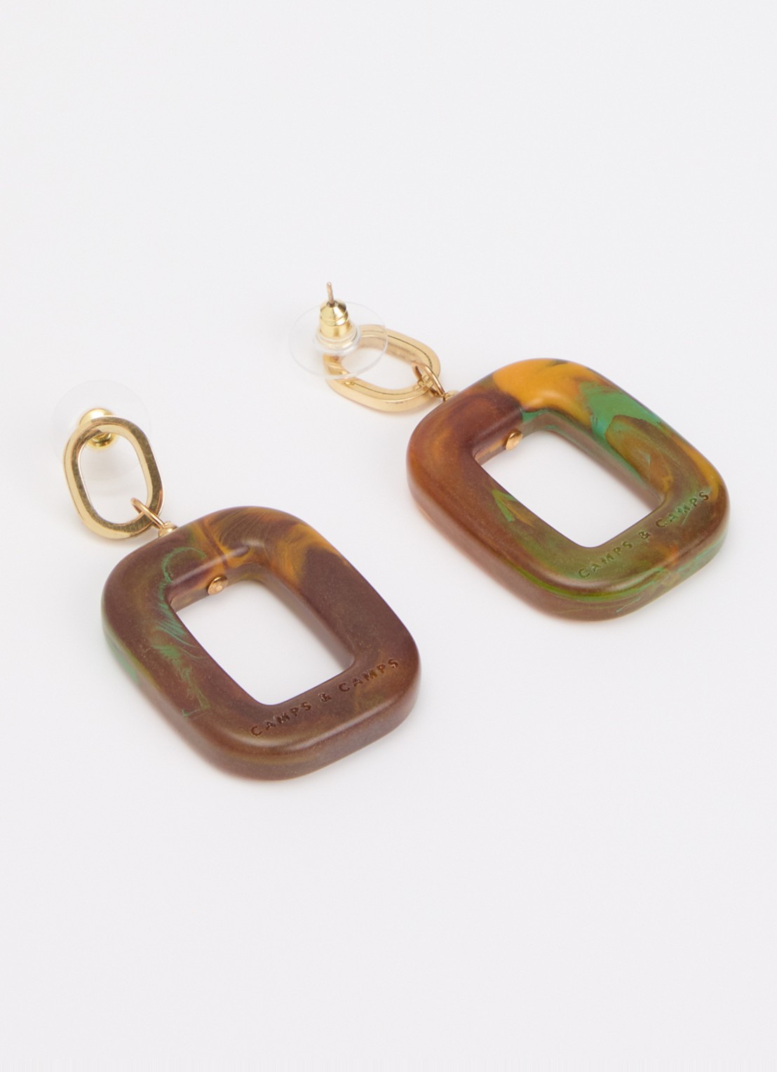 Camps & Camps Bold Chunky Dangling oorstekers verguld - detail bruin
