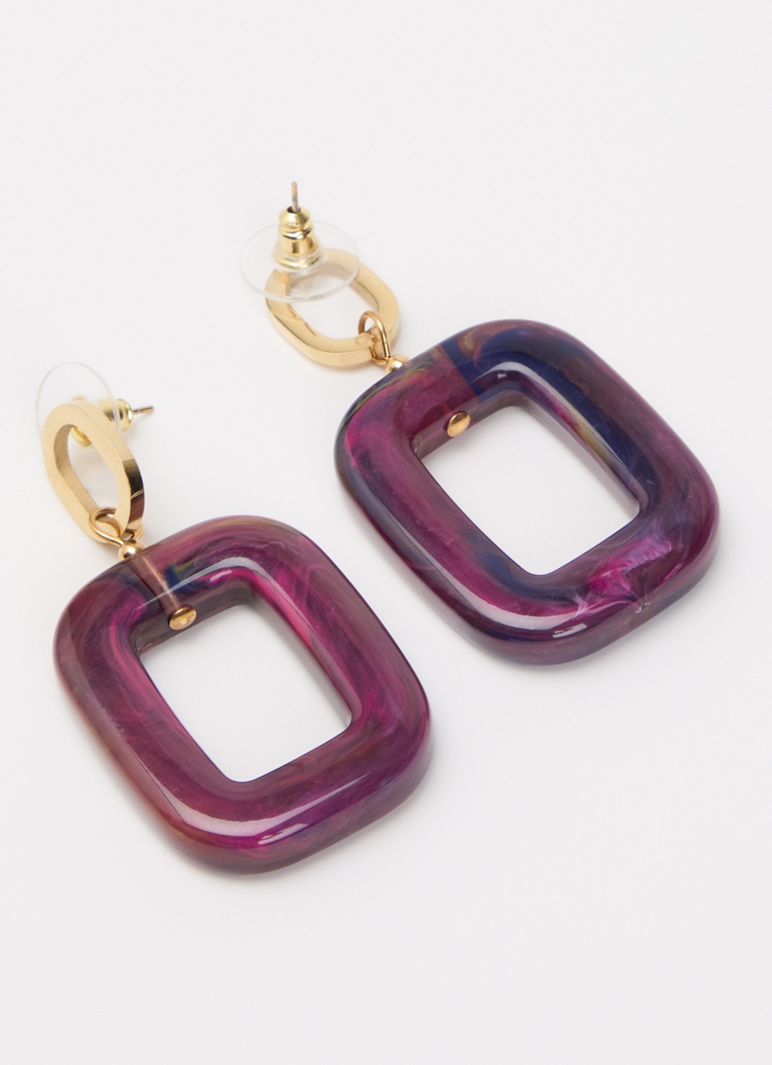 Camps & Camps Bold Chunky Dangling oorstekers verguld - detail 2 paars