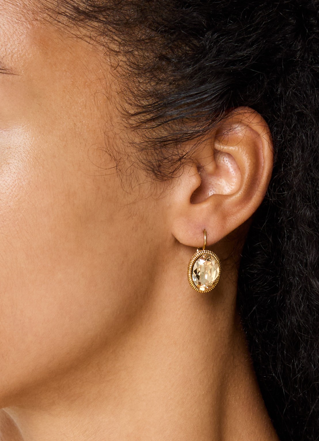 Camps & Camps Golden Shadow oorhangers met Swarovski kristal verguld - voorkant 3 goud