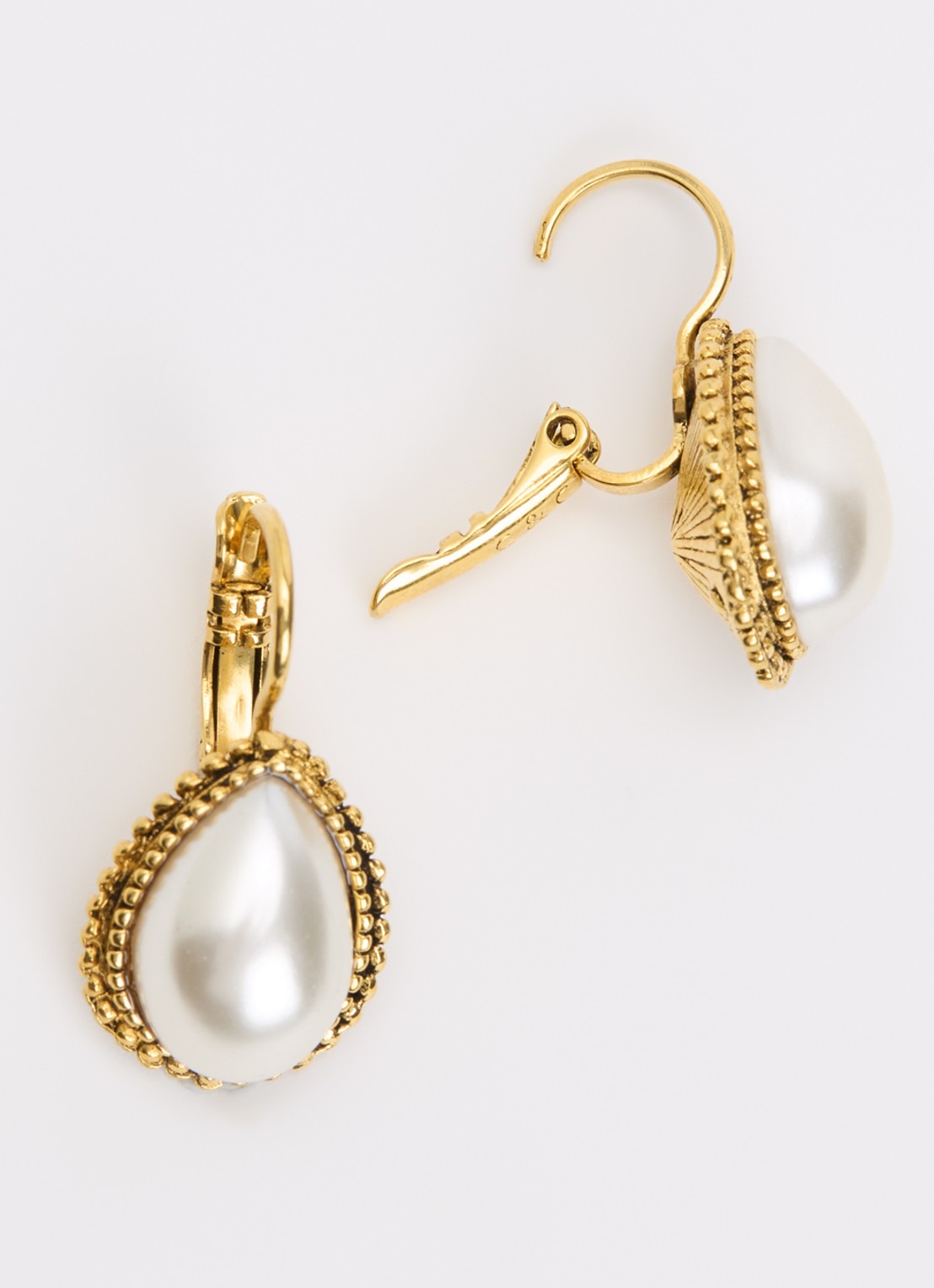 Camps & Camps Oorhangers met imitatieparel verguld - detail 3 goud
